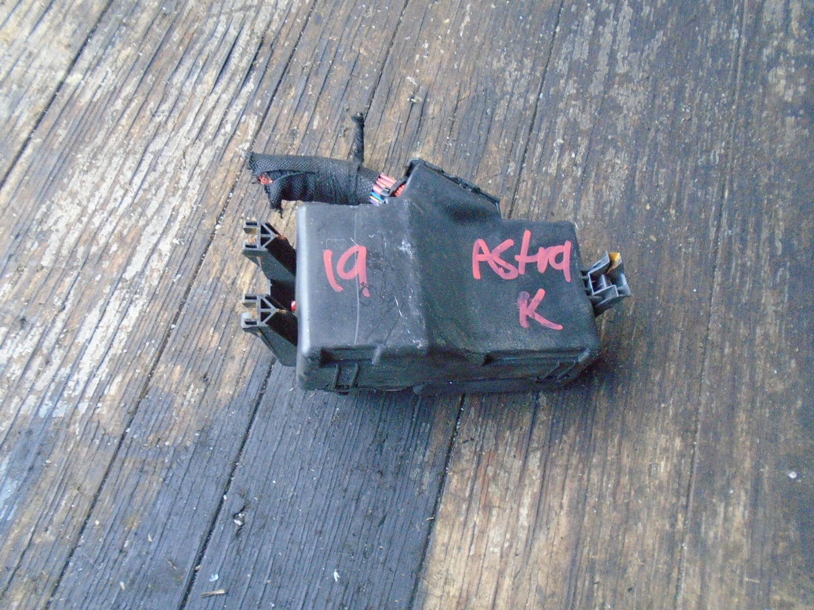 VAUXHALL ASTRA K 2019 MK7 ENGINE FUSE RELAY BOX 15513165
