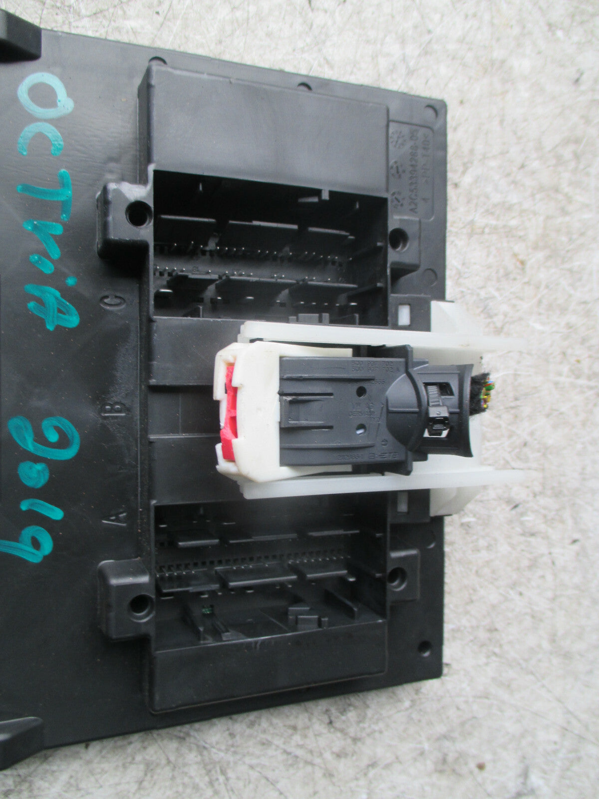 SKODA OCTAVIA 2019 MK4 BODY CONTTROL MODULE 5Q0937084