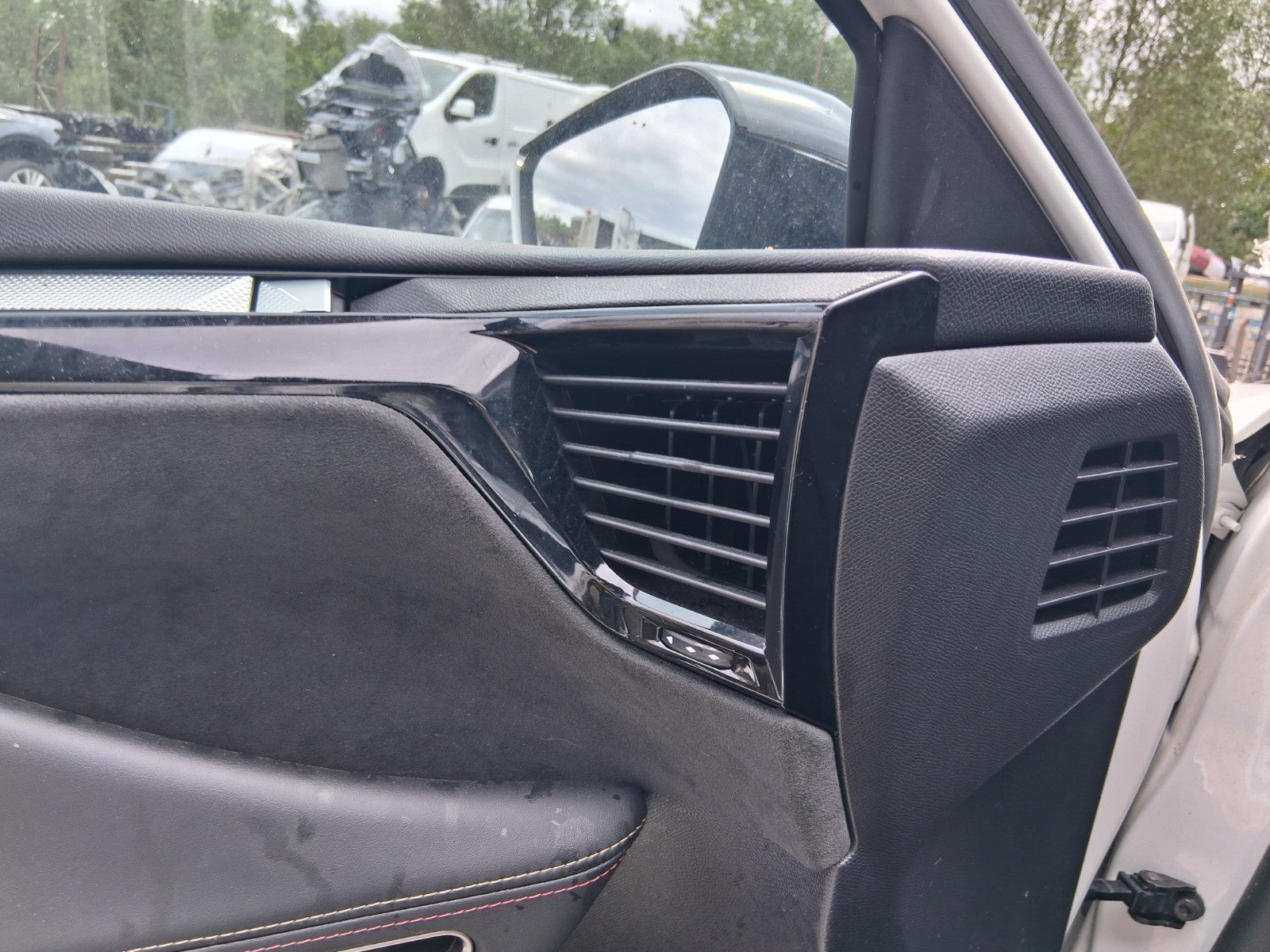 2023 DS DS 4 CROSSOVER NSF PASSENGER SIDE FRONT AIR VENT BLACK