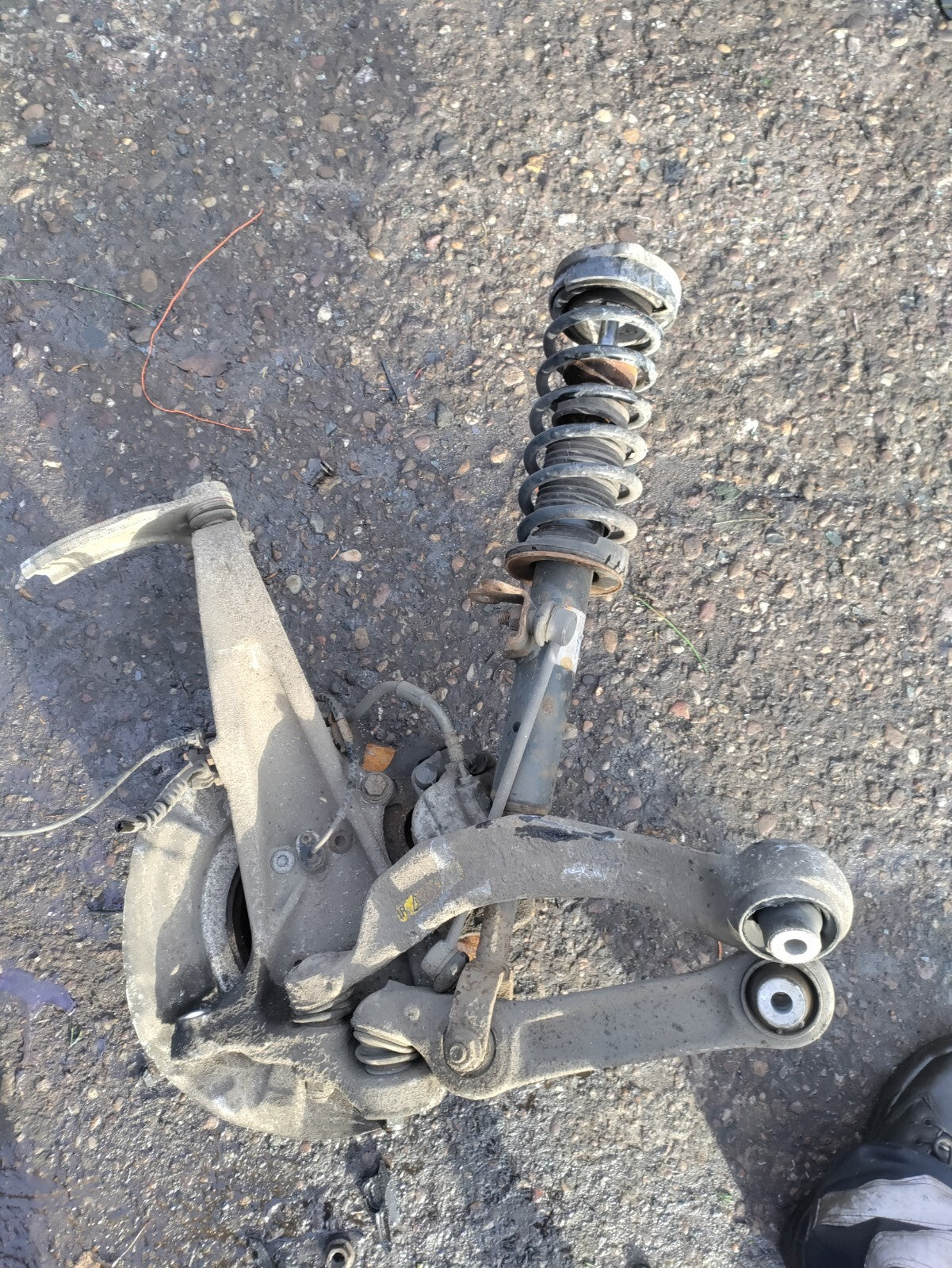 2012 BMW 5 SERIES F10 2.0 DIESEL OSF DRIVER FRONT HUB LEG SHOCK SPRING