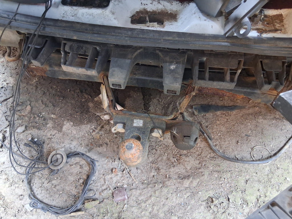 2015 FORD TRANSIT COURIER MK1 REAR METAL TOW BAR WITH ELECTRICS