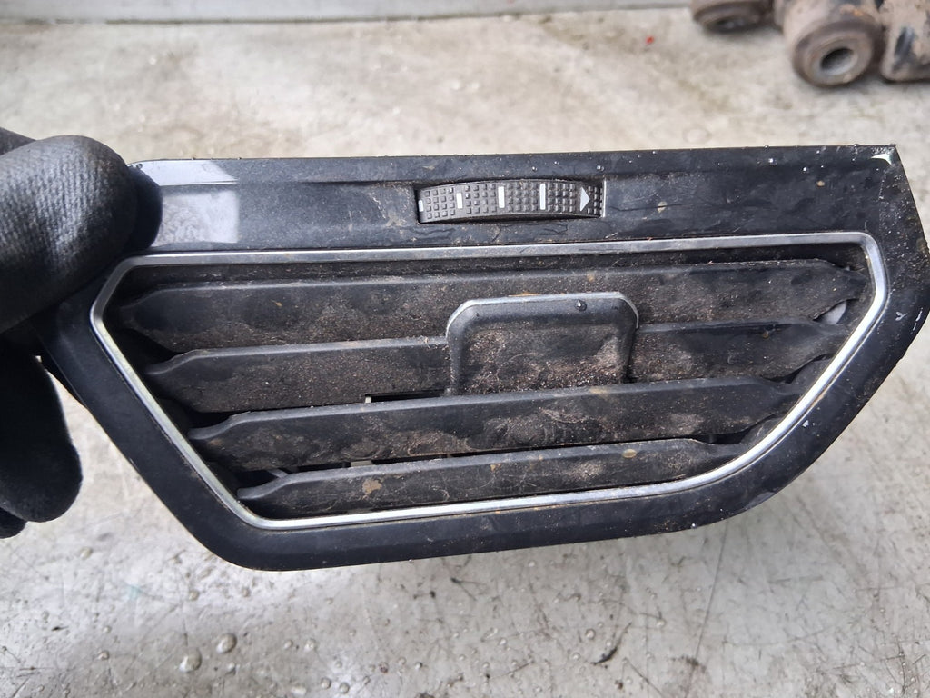 VW VOLKSWAGEN TIGUAN MK2 NSF PASSENGER SIDE FRONT LEFT AIR VENT 5NC819709