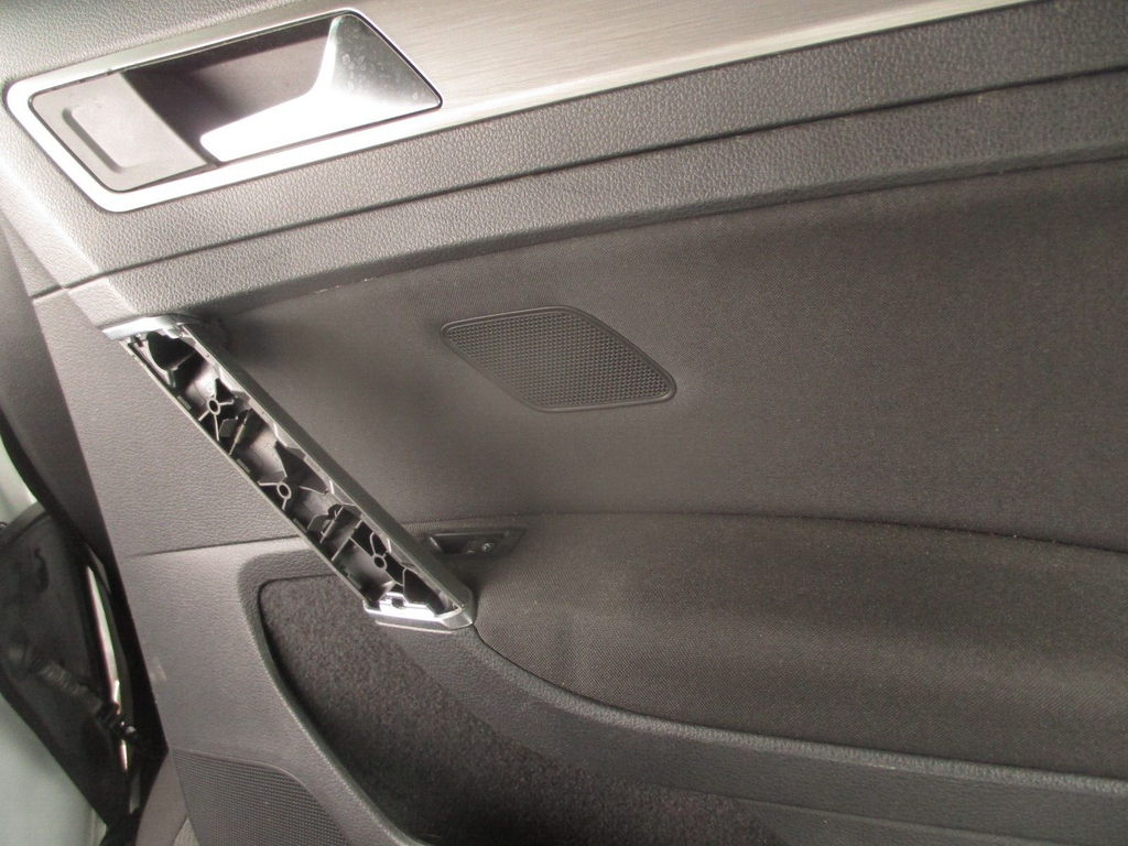 2016 VOLKSWAGEN GOLF MK7 OSR DRIVER SIDE REAR RIGHT DOOR CARD PANEL 5G4867488A