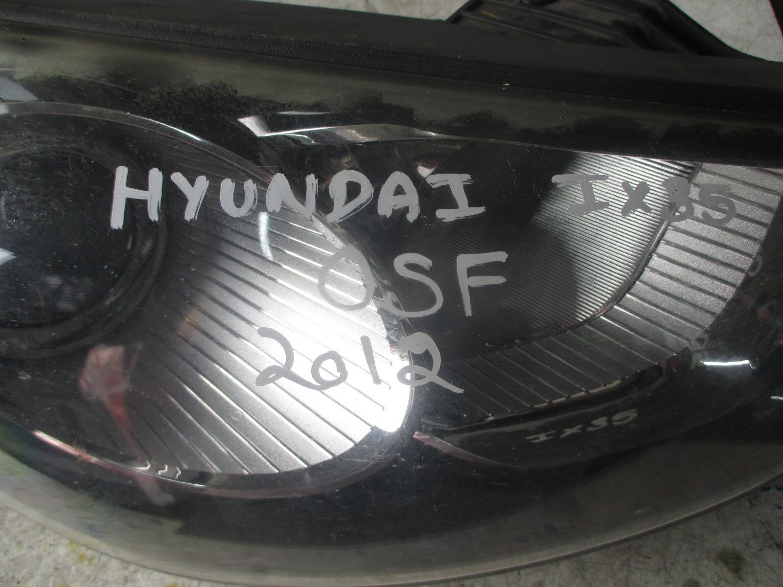 HYUNDAI IX35 2012 OSF DRIVER SIDE FRONT HEADLIGHT 921022Y