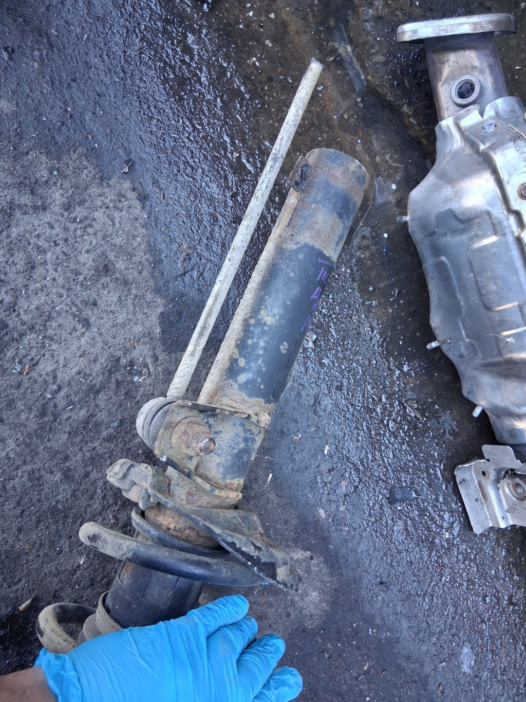 2023 VOLKSWAGEN TIGUAN 2.0 DIESEL OSF DRIVER SIDE RIGHT SHOCK ABSROBER 5QF412021