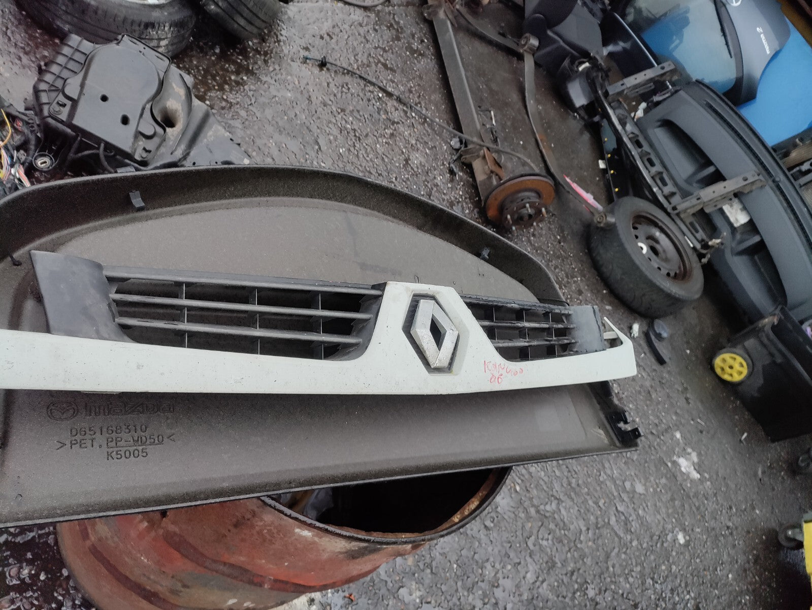2006 RENAULT KANGOO MK1 FRONT GRILLE GRILL WHITE
