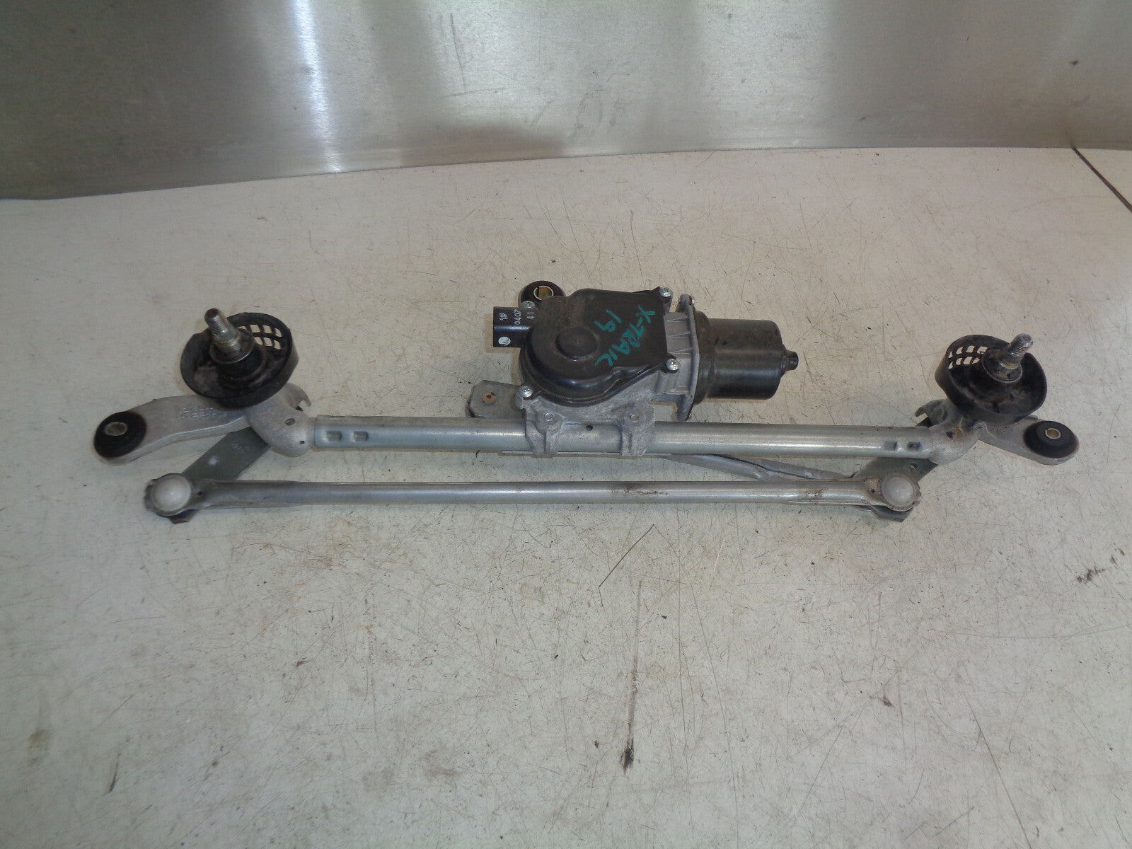 2019 NISSAN X TRAIL T32 MK3 FRONT WINDSCREEN WIPER MOTOR LINKAGE