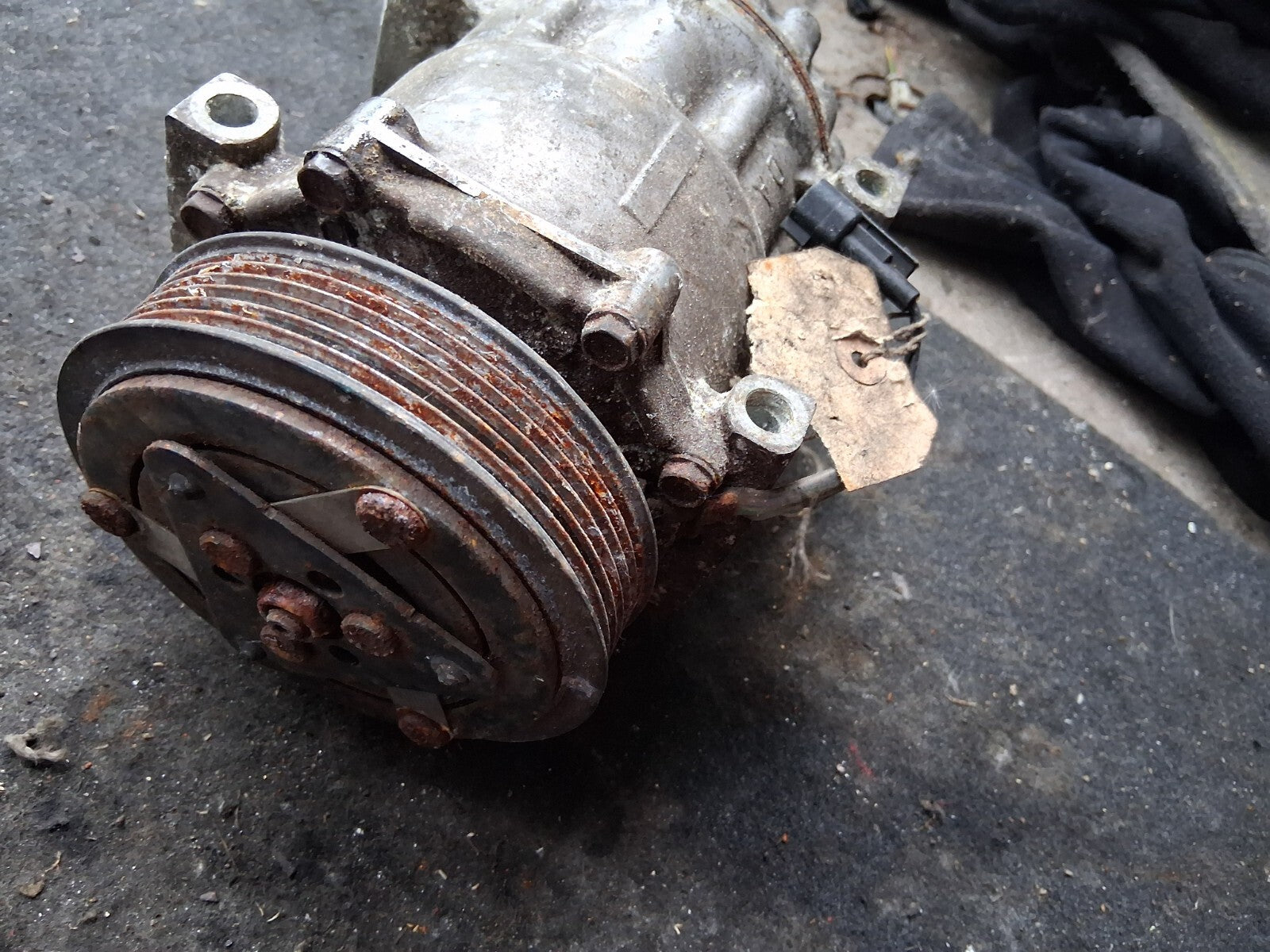 VOLVO V50 S40 C30 1.6 DIESEL AIR CON AC COMPRESSOR PUMP 3M5H19D629SB
