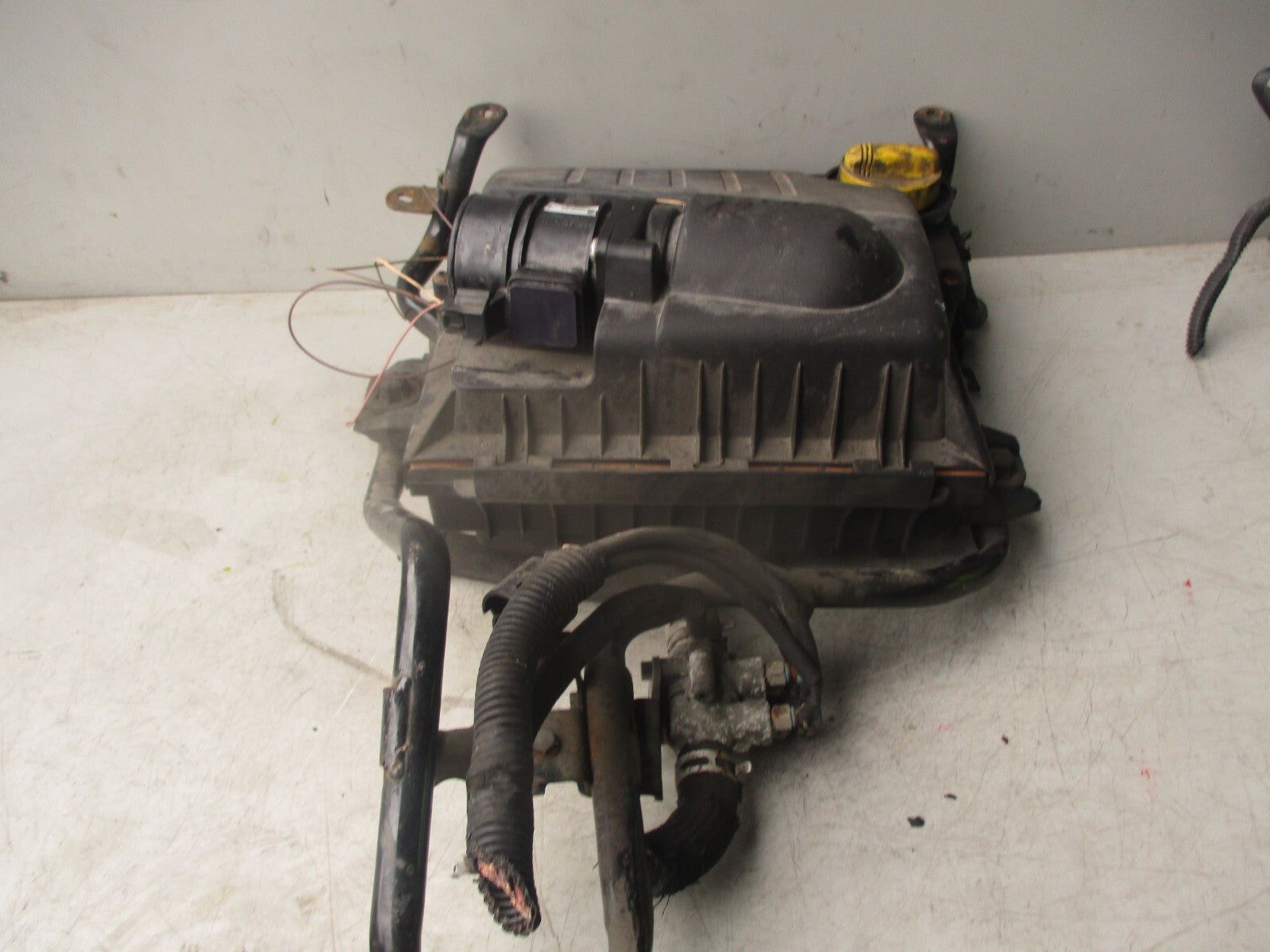 2014 VAUXHALL VIVARO 2.0 DIESEL AIR FILTER HOUSEING AIR BOX 8200760899