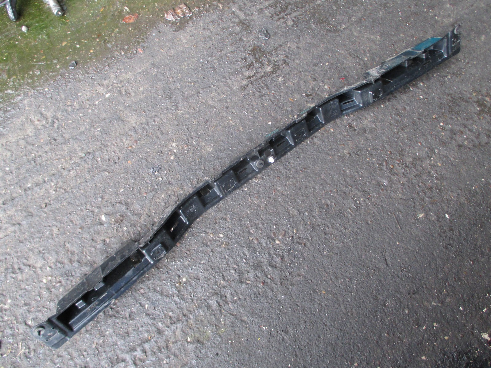 FORD GALAXY MK4 2020 REAR BUMPER BACK PLASTIC SUPPORT BRACKET TRIM EM2B-17C871-N