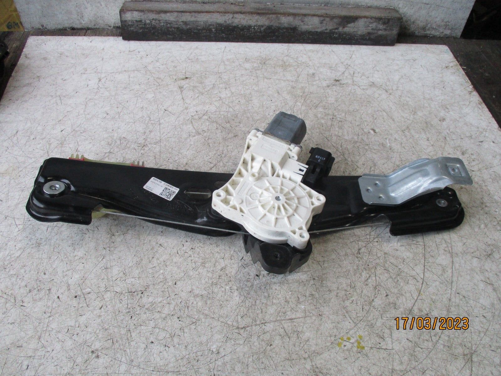JAGUAR XE 2017 NSR PASSENGER SIDE REAR WINDOW MOTOR REGULATOR GX7327001AC