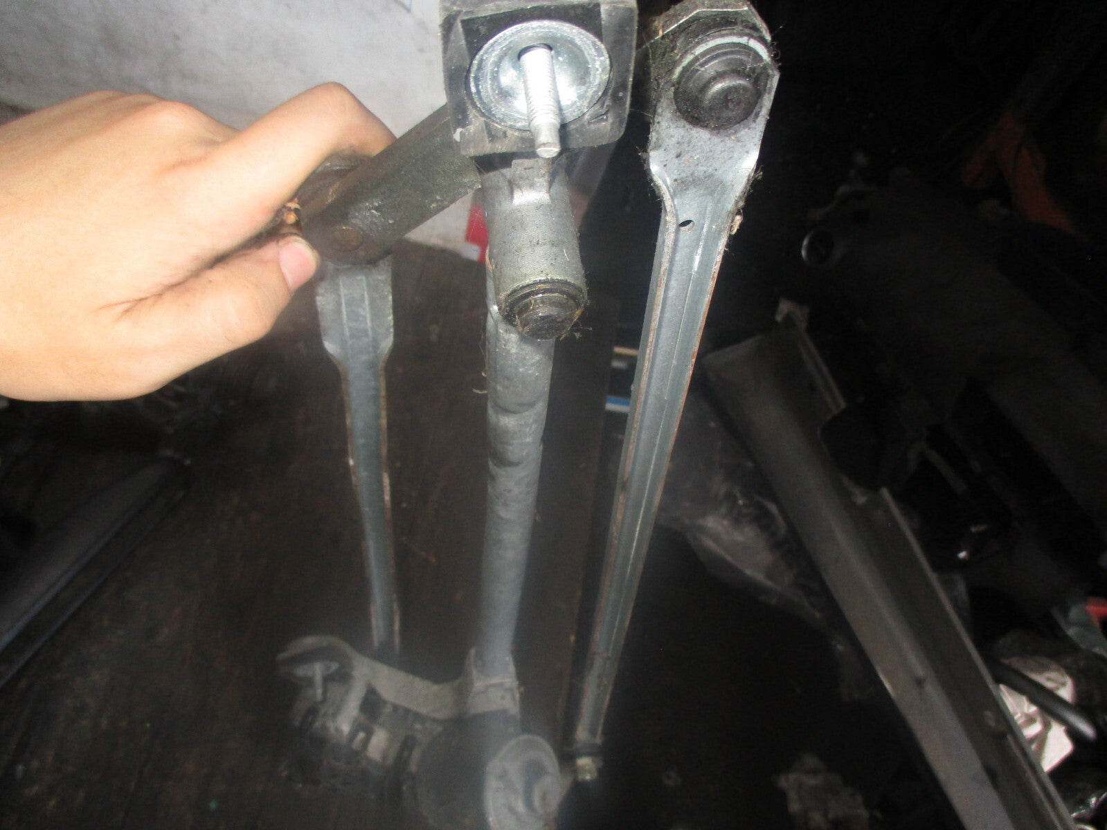 FORD MONDEO MK3 2008 5 DOOR HATCHBACK FRONT WIPER LINKAGE NUMBER:- 7S7117504BB