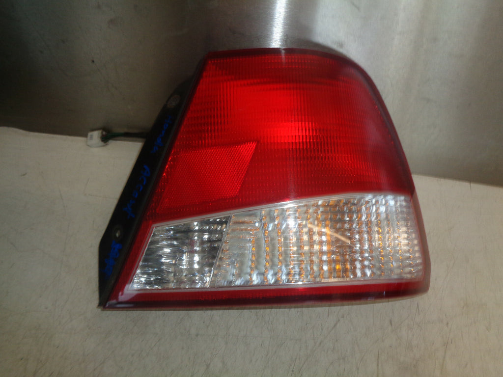 HYUNDAI ACCENT 2000 MK2 OSR DRIVER SIDE REAR BRAKE TAIL LIGHT CLUSTER