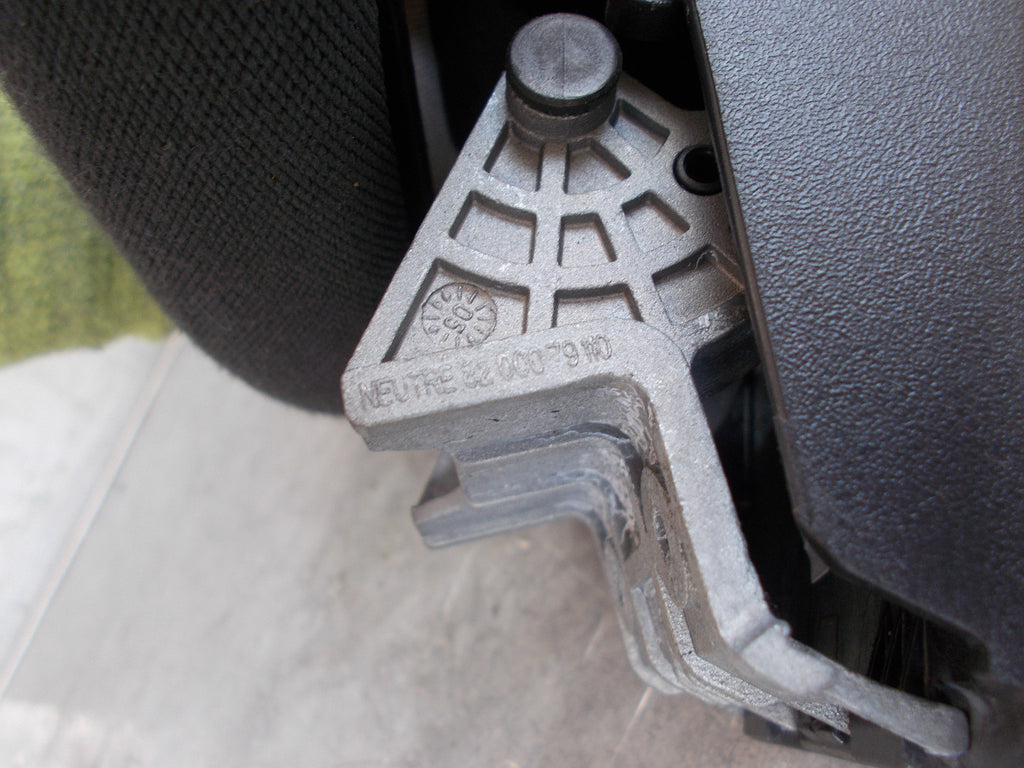 RENAULT MEGANE 2006 MK2 CENTRE CONSOLE ARM REST