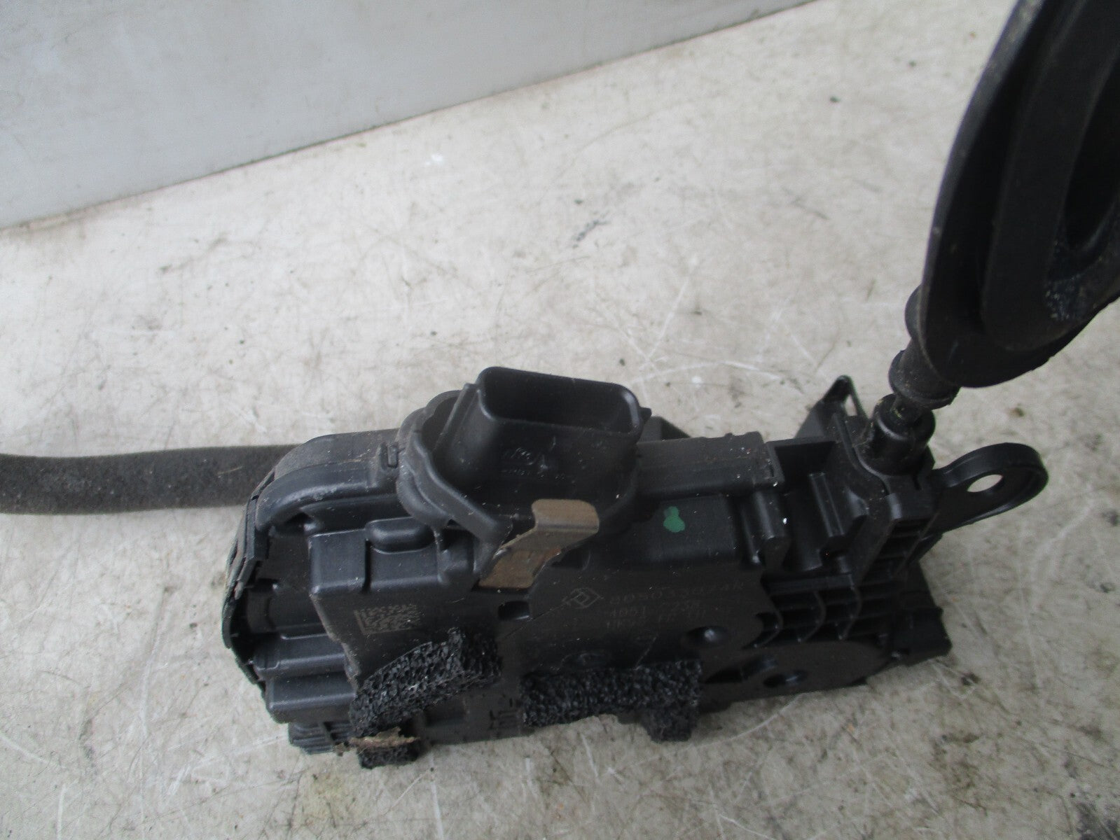 2015 RENAULT CAPTURE MK1 1.5 NSF FRONT PASSENGER SIDE DOOR LOCK 805033074