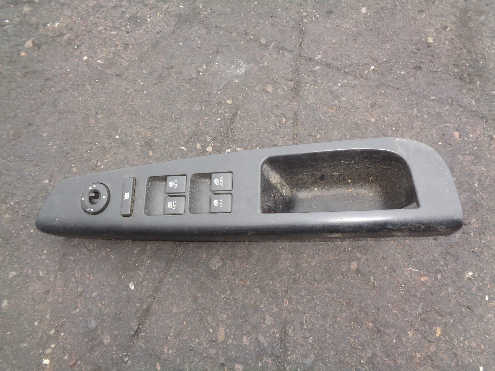 KIA CEED MK1 OSF DRIVER SIDE FRONT DOOR WINDOW SWITCH 935701H120