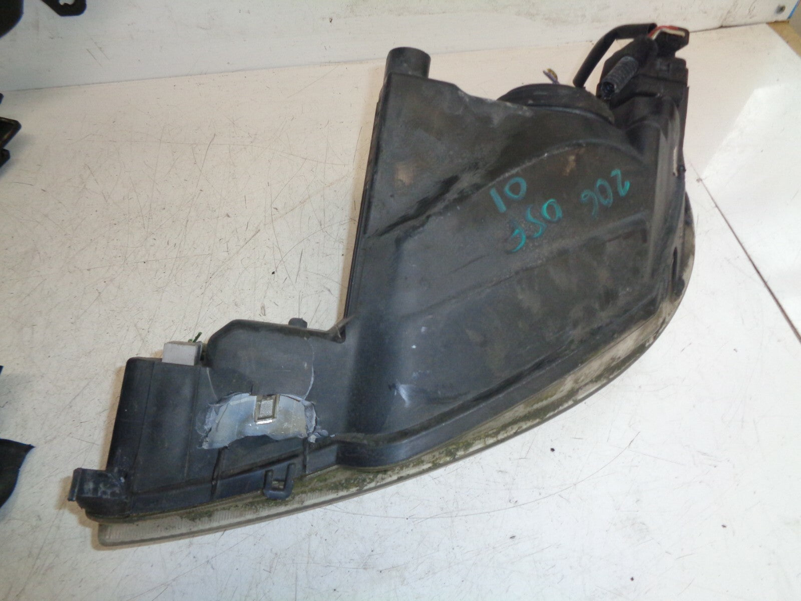 PEUGEOT 206 2001 OS DRIVER SIDE FRONT HEADLIGHT HEADLAMP