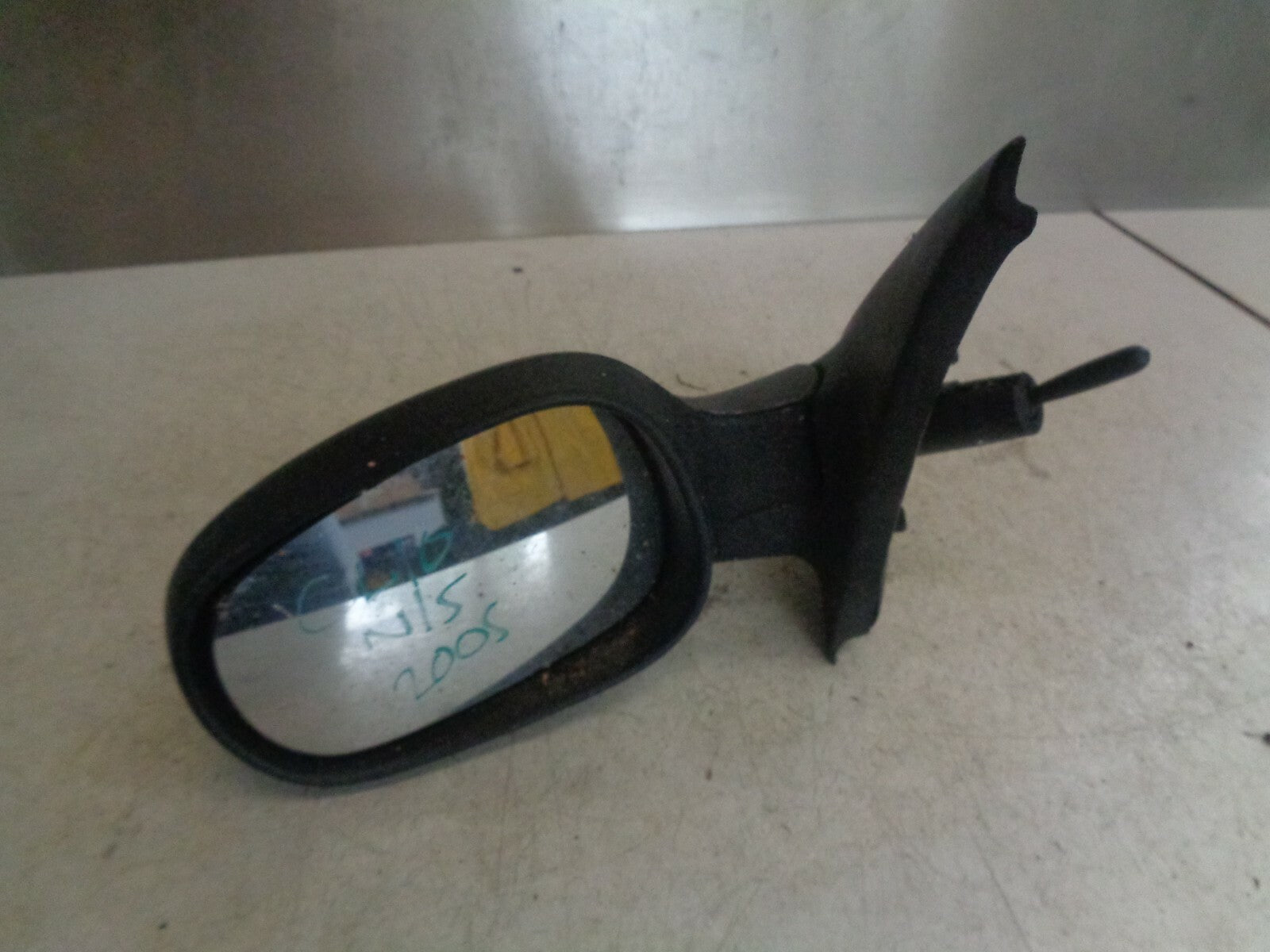 RENAULT CLIO MK2 2005 NS PASSENGER SIDE MANUAL WING MIRROR BLACK