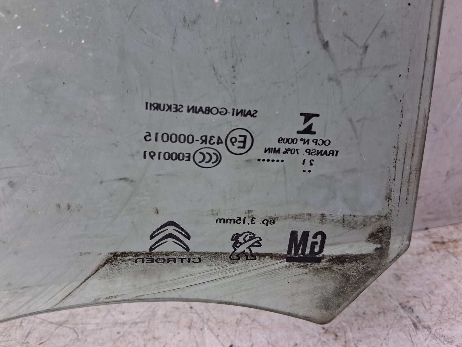 2021 CITROEN BERLINGO NSF PASSENGER SIDE FRONT LEFT WINDOW GLASS 43R000015