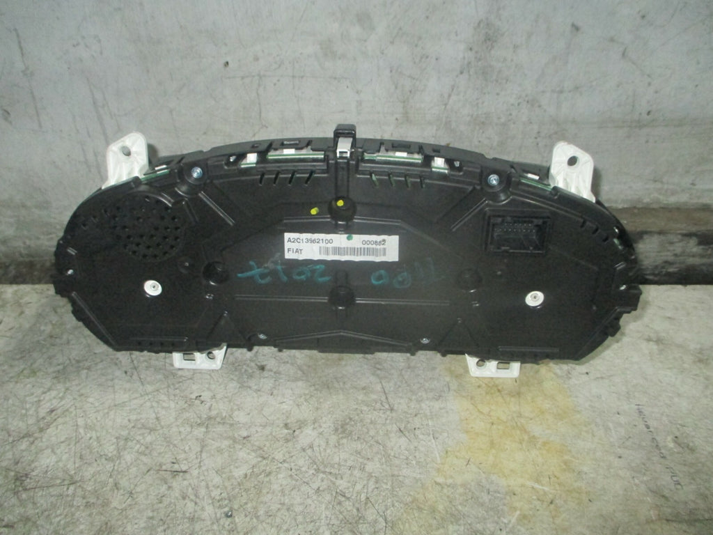 FIAT TIPO 2017 1.4 PETROL SPEEDOMETER INSTRUMENT CLUSTER 00520783010