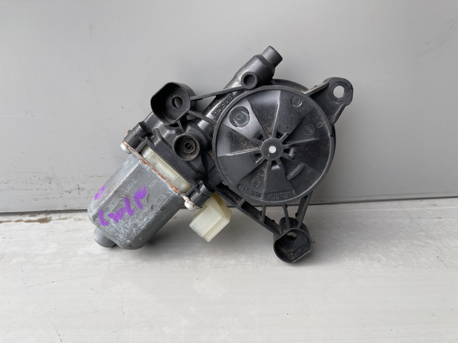 2018 VW VOLKSWAGEN GOLF PASSENGER SIDE FRONT WINDOW MOTOR 5Q0959801C