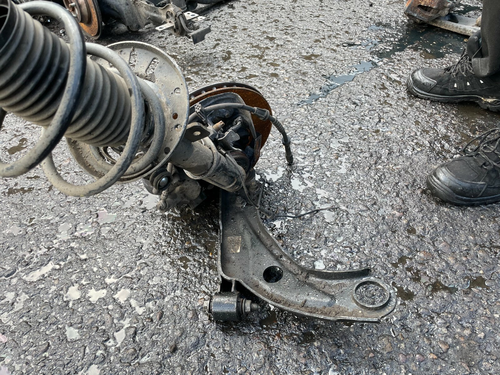 CITROEN C5 AIRCROSS 2020 1.5 DIESEL OS DRIVER SIDE FRONT LEG HUB SHOCK SPRING