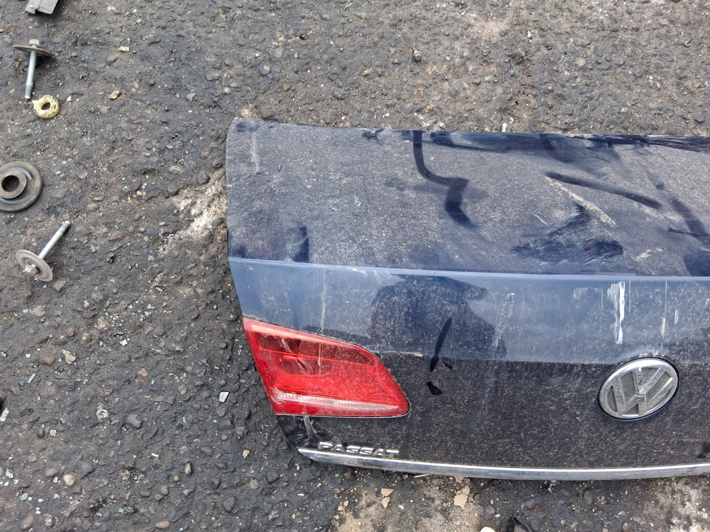 2014 VW VOLKSWAGEN PASSAT B7 SALOON BARE TAILGATE BOOTLID BLUE