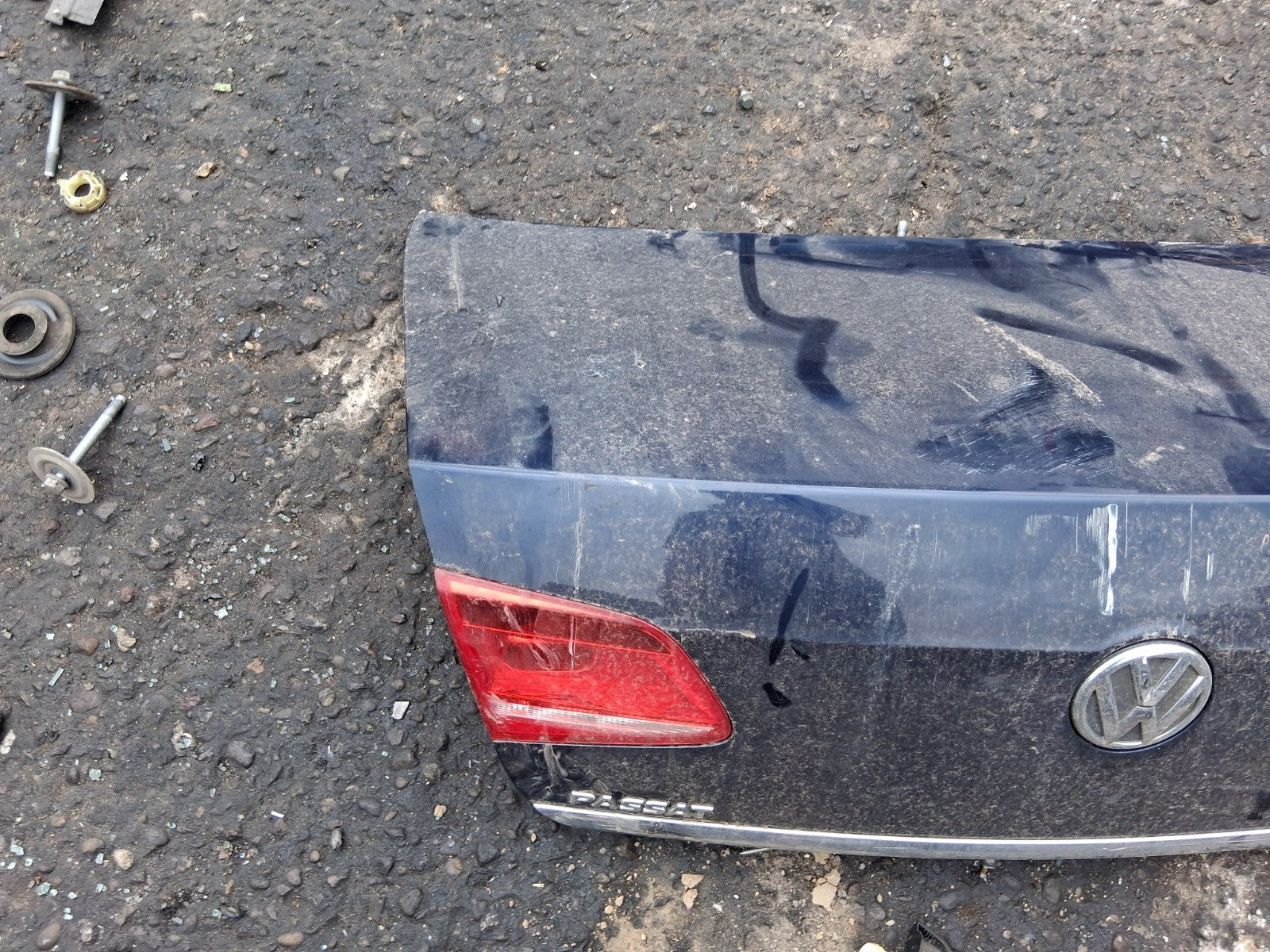 2014 VW VOLKSWAGEN PASSAT B7 SALOON BARE TAILGATE BOOTLID BLUE