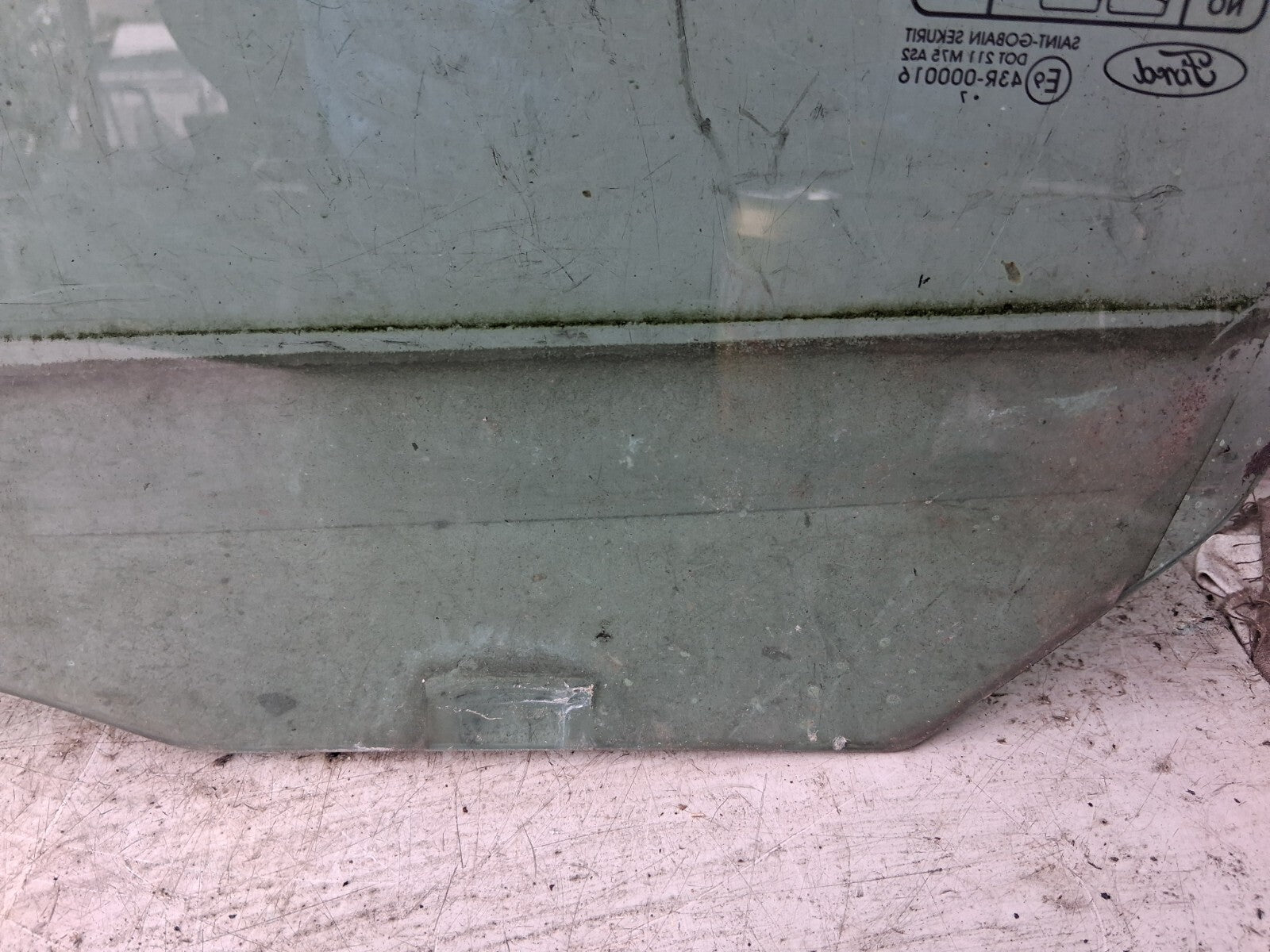 2007 FORD FOCUS MK2 OSF DRIVER SIDE FRONT RIGHT WINDOW GLASS 43R000016
