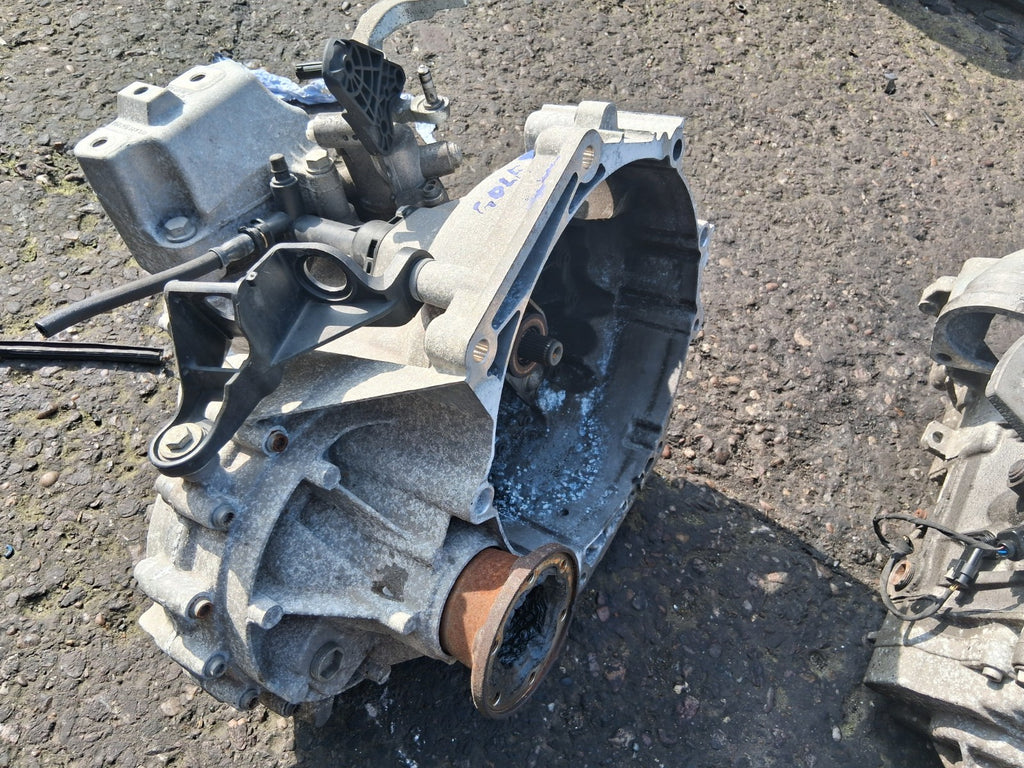 2013 VW VOLKSWAGEN GOLF MK7 1.5 GEARBOX GEAR BOX FM6AJ015 480438