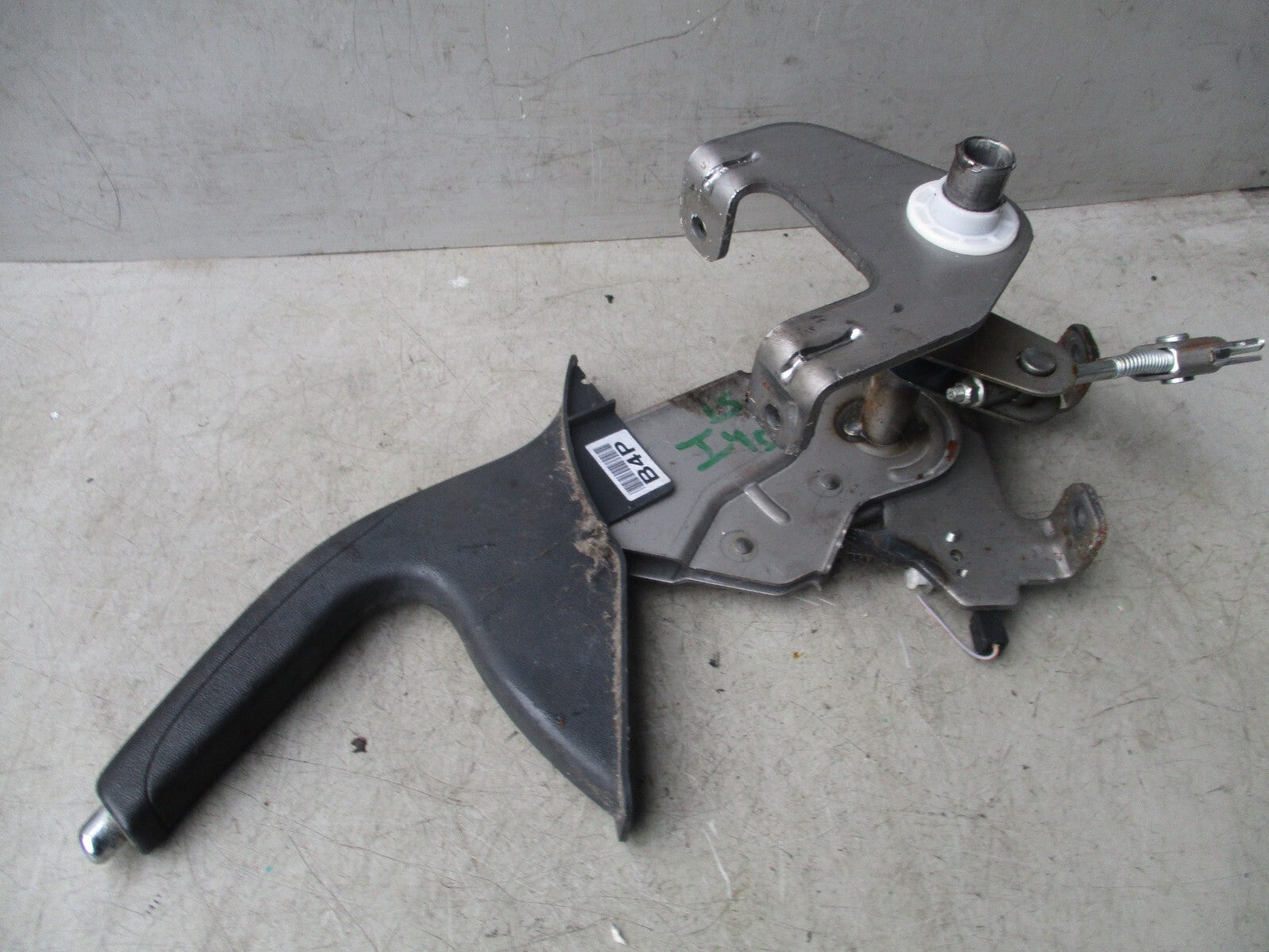 HYUNDAI IX35 2015 MANUAL HANDBRAKE LEVER MECHANISM