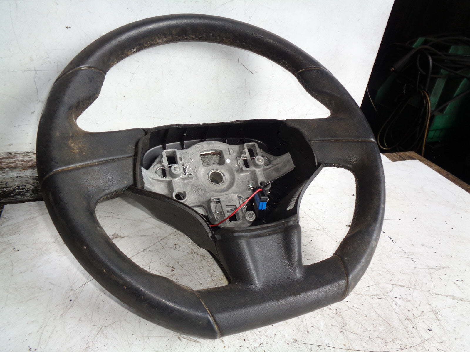 CITROEN C3 MK2 2010 3 SPOKE BLACK STEERING WHEEL 96842235ZD