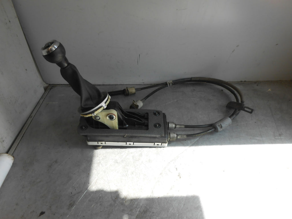 BMW MINI R56 (MK2) 2007-2013 6 SPEED MANUAL GEARSTICK CABLES GERA KNOB & GAITER