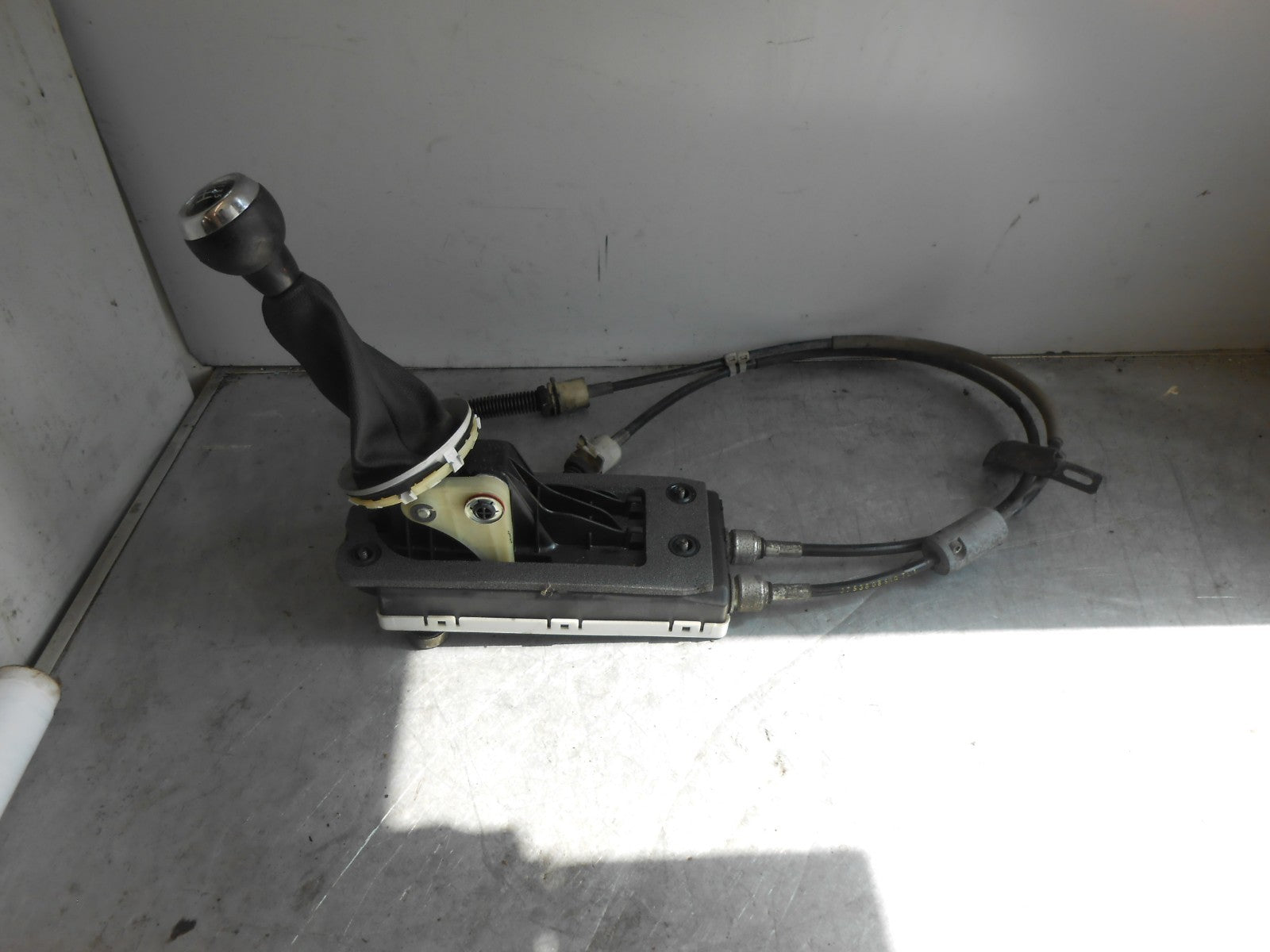 BMW MINI R56 (MK2) 2007-2013 6 SPEED MANUAL GEARSTICK CABLES GERA KNOB & GAITER