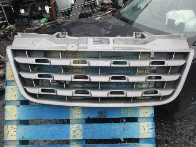 2013 RENAULT MASTER MK3 FRONT CENTRE RADIATOR GRILL 623100256R