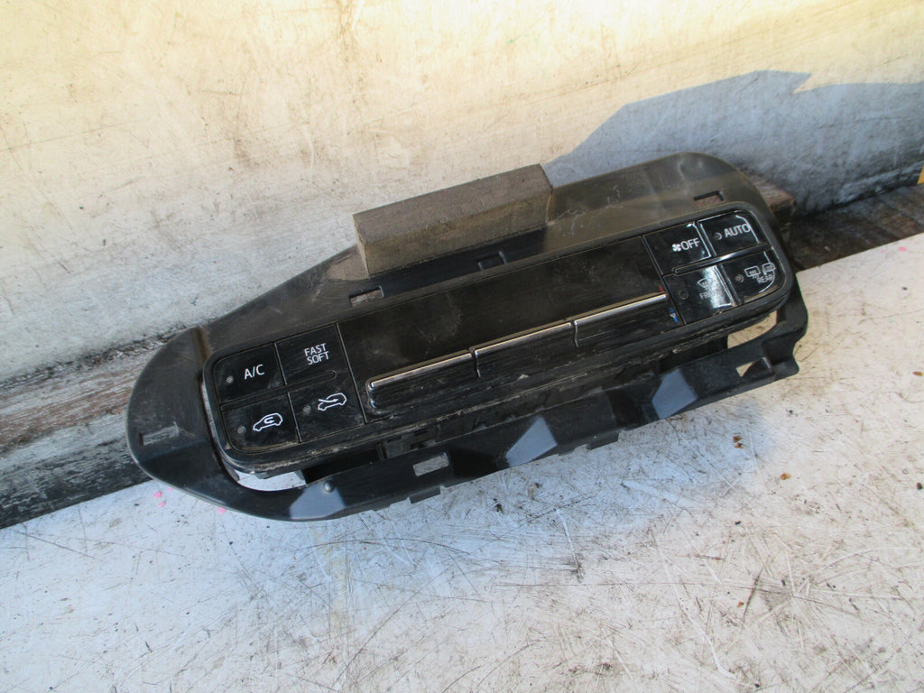 TOYOTA AURIS 2018 MK2 HEATER AC CLIMATE CONTROL SWITCH PANEL 5546802040