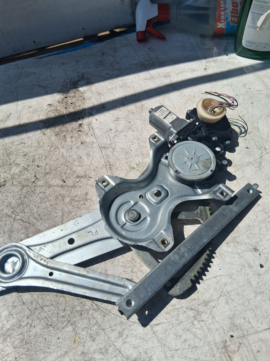 2017 TOYOTA VERSO NSF PASSENGER SIDE FRONT WINDOW MOTOR REGULATOR 698200F021