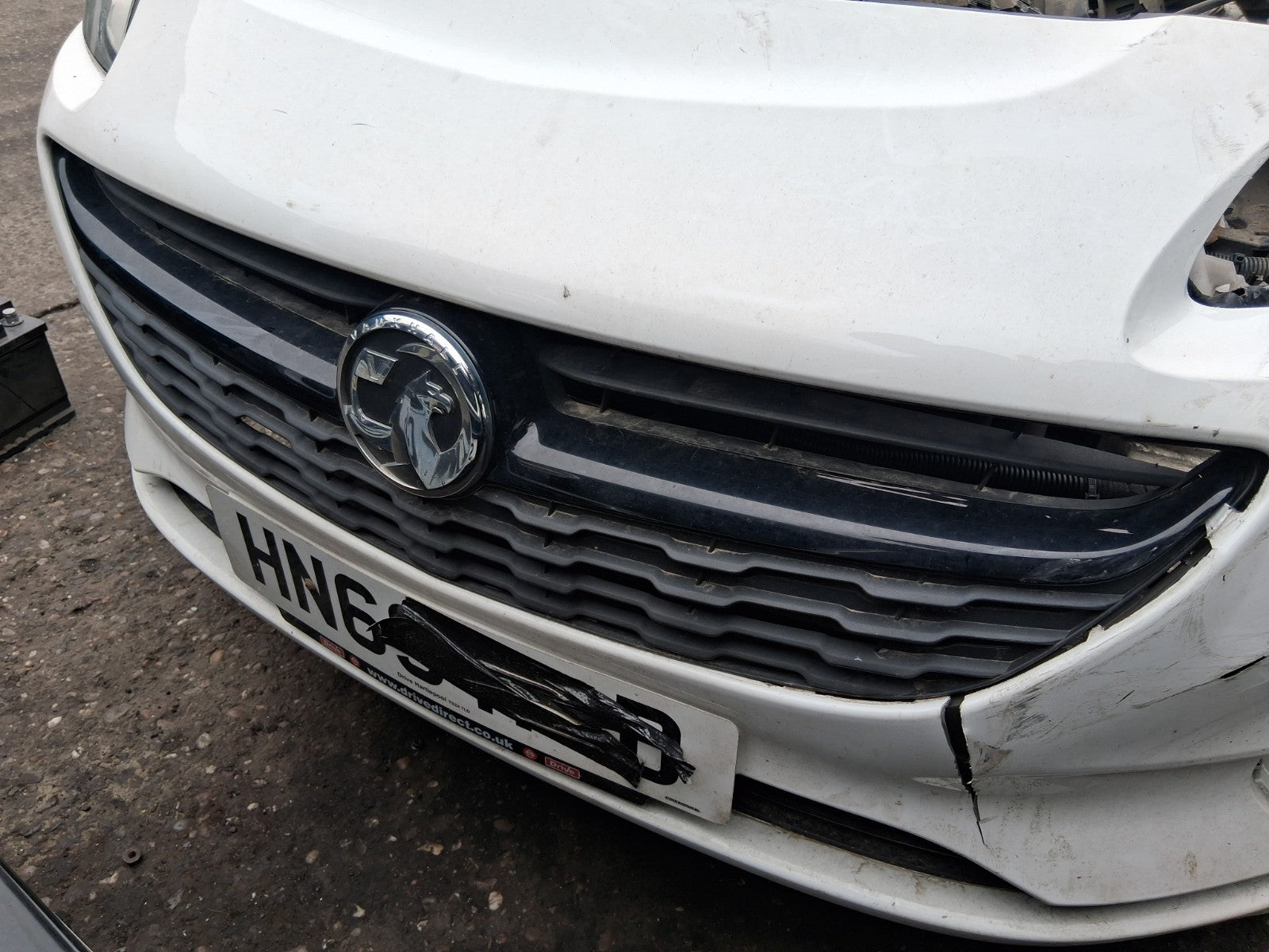 VAUXHALL CORSA E 2019 FRONT BUMPER RADIATOR GRILL BADGE BLACK