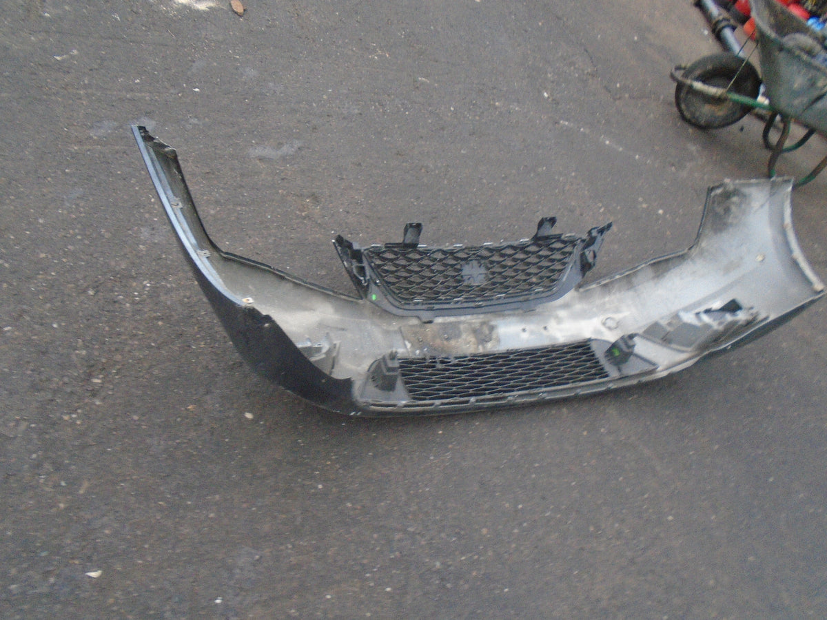 SEAT TOLEDO MK4 KG 2012-2018 FRONT BUMPER WITH RADIATOR GRILL DAMAGED