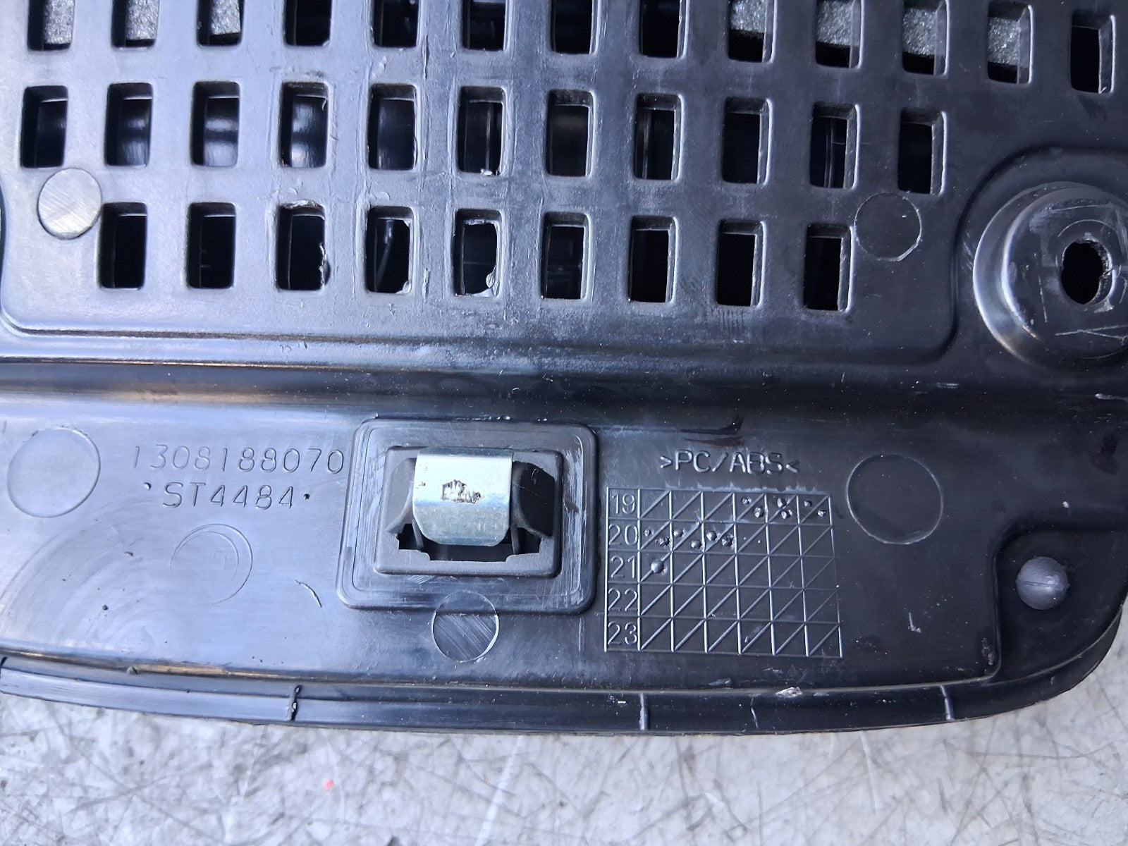 2021 PEUGEOT BOXER MK3 NOTEPAD HOLDER PAPER CLIP STORAGE COMPARTMENT 1308188070