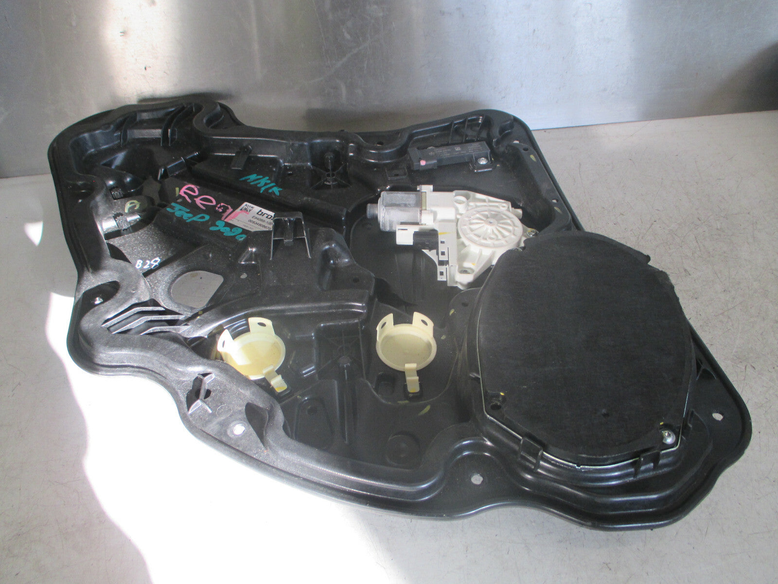JEEP COMPASS 2020 NSR PASSENGER SIDE REAR LIFTING MECHANISM SPEAKER