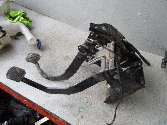 2020 LDV SAIC V80 2.5 DIESEL CLUTCH MASTER CYLINDER BRAKE PEDAL ASSEMBLY