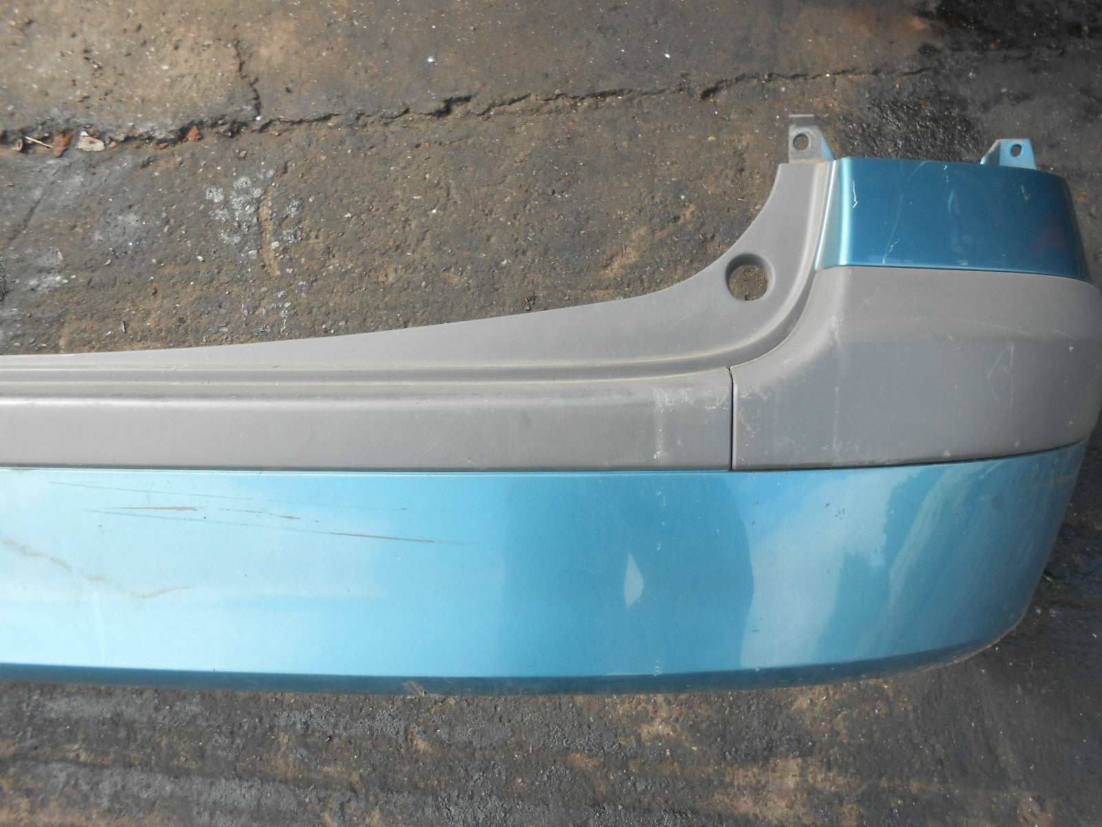 MAZDA PREMACY 1999 COMPLETE REAR BUMPER GREEN