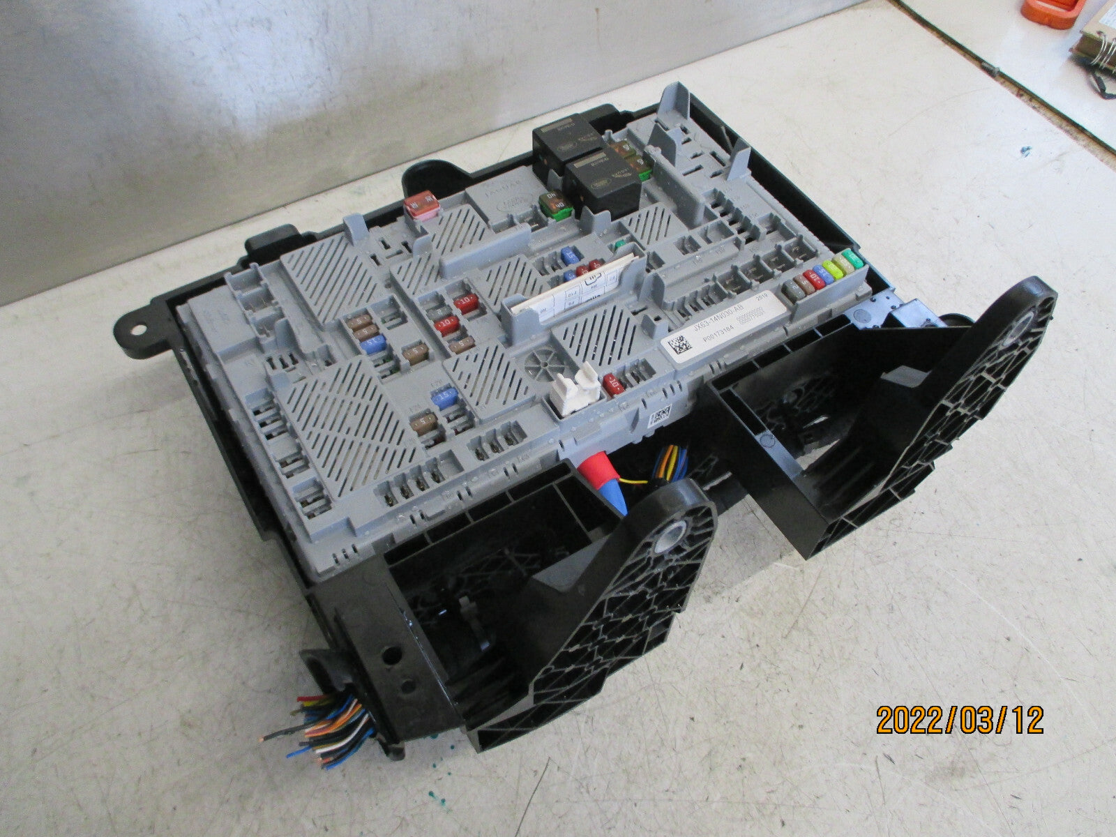 2019 JAGUAR XE BOOT REAR RELAY CONTROL MODULE JX6314N030AB