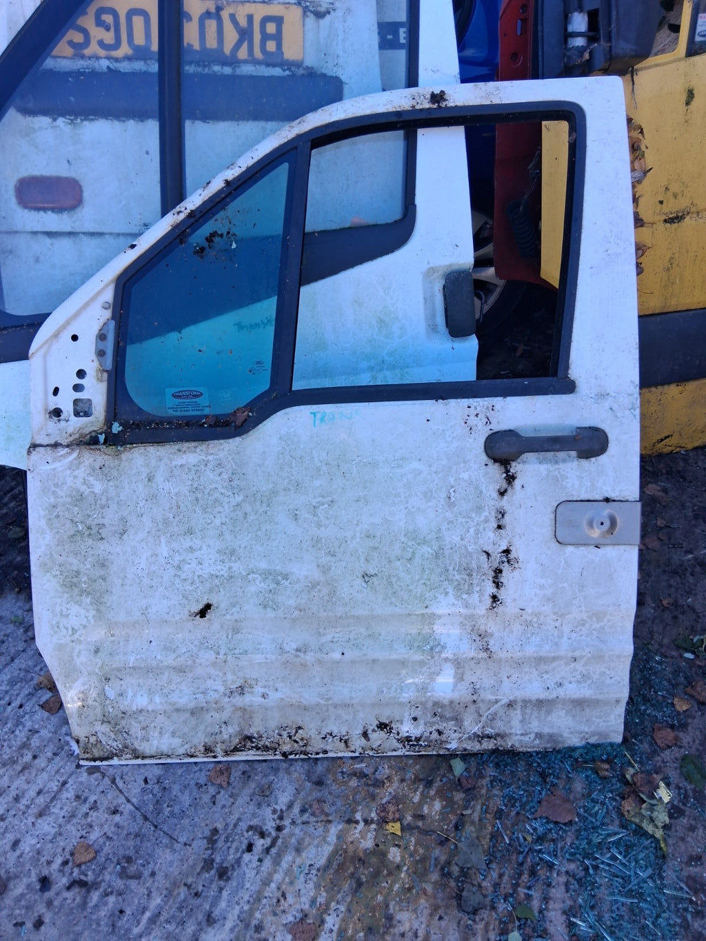 FORD TRANSIT CONNECT 2006 NSF PASSENGER SIDE FRONT DOOR WHITE