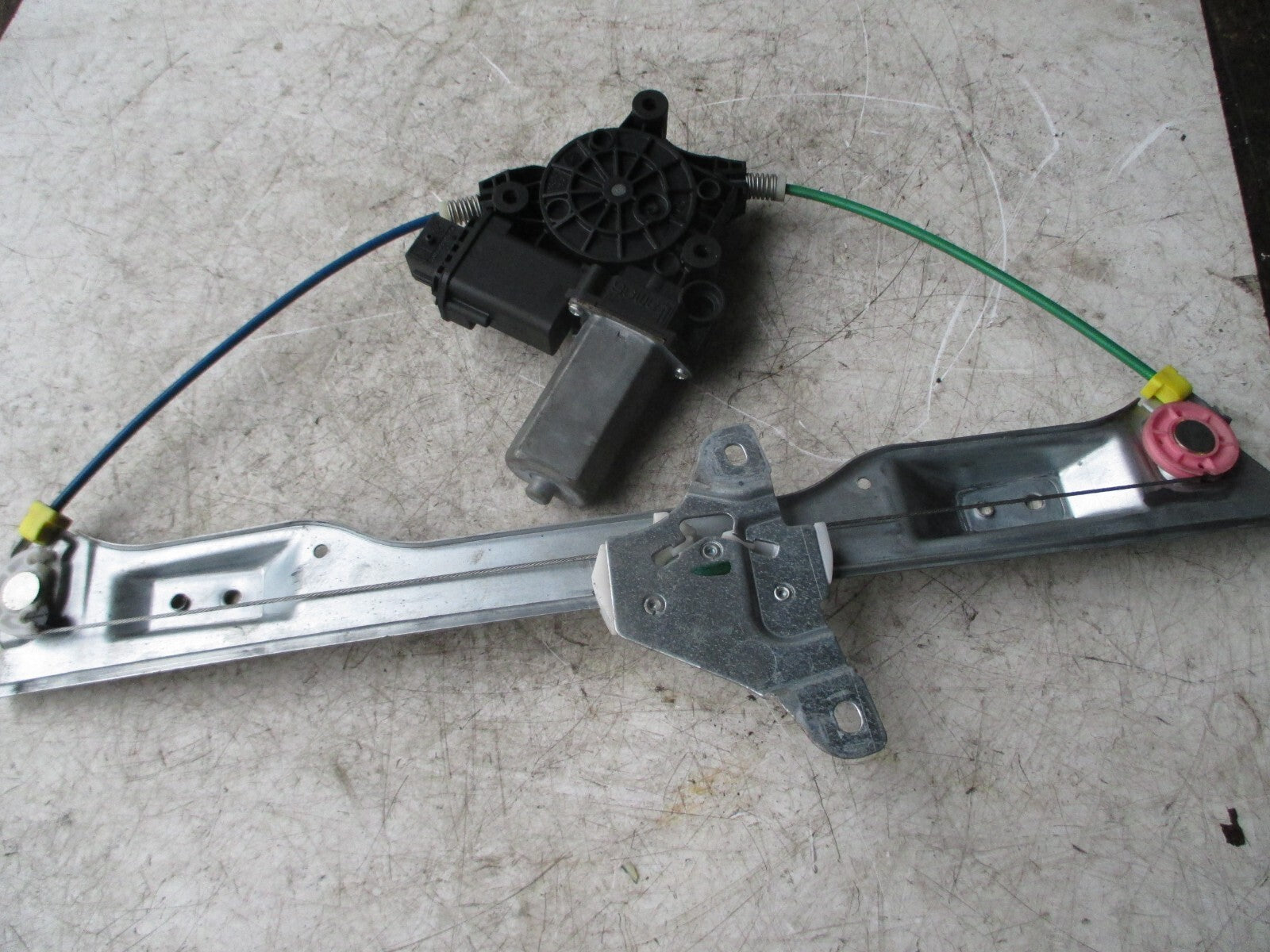 VAUXHALL CORSA D 2013 1.4 NSF PASSENGER SIDE WINDOW MOTOR REGULATOR 13298153