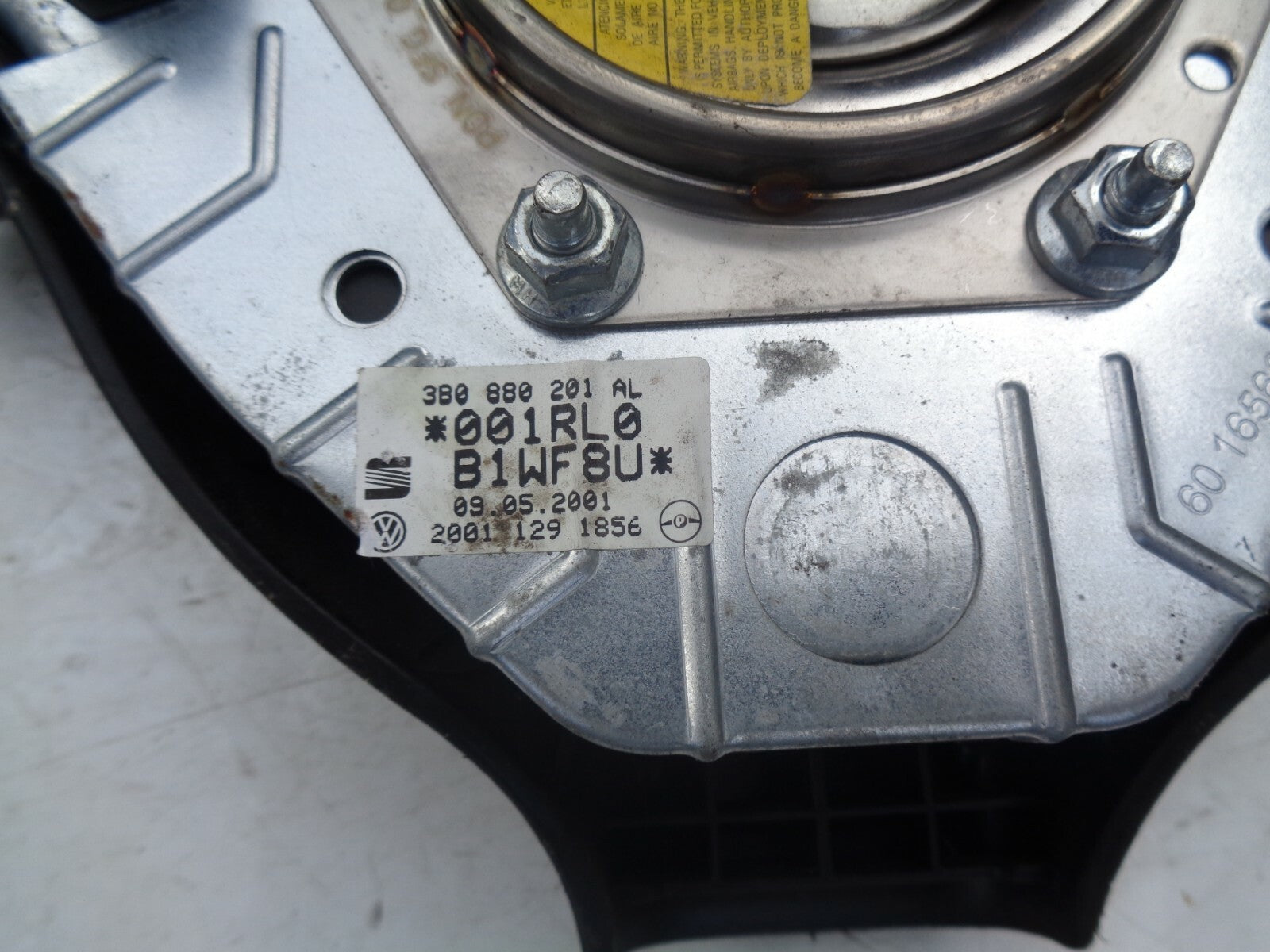 VW VOLKSWAGEN GOLG MK4 DRIVERS STEERING WHEEL AIRBAG 3B0880201AC