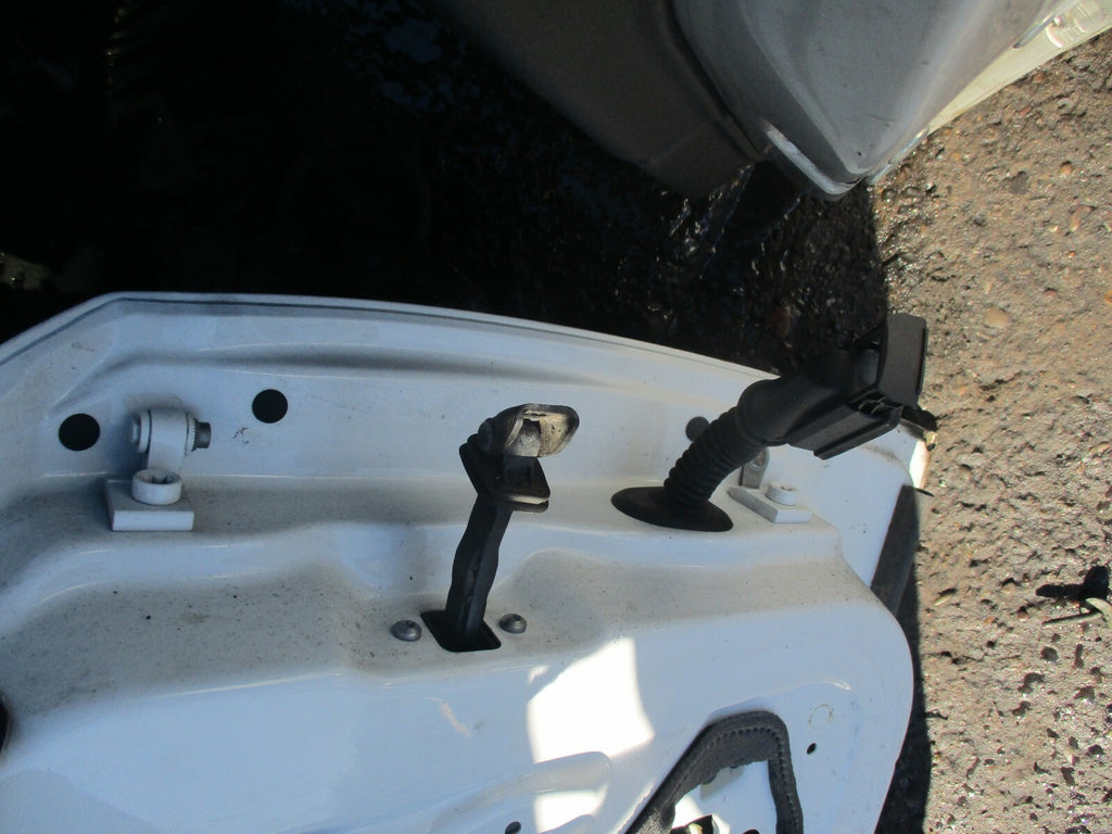 BMW 1 SERIES F21 3 DOOR NSF PASSENGER SIDE FRONT BARE DOOR WHITE (DAMAGED)