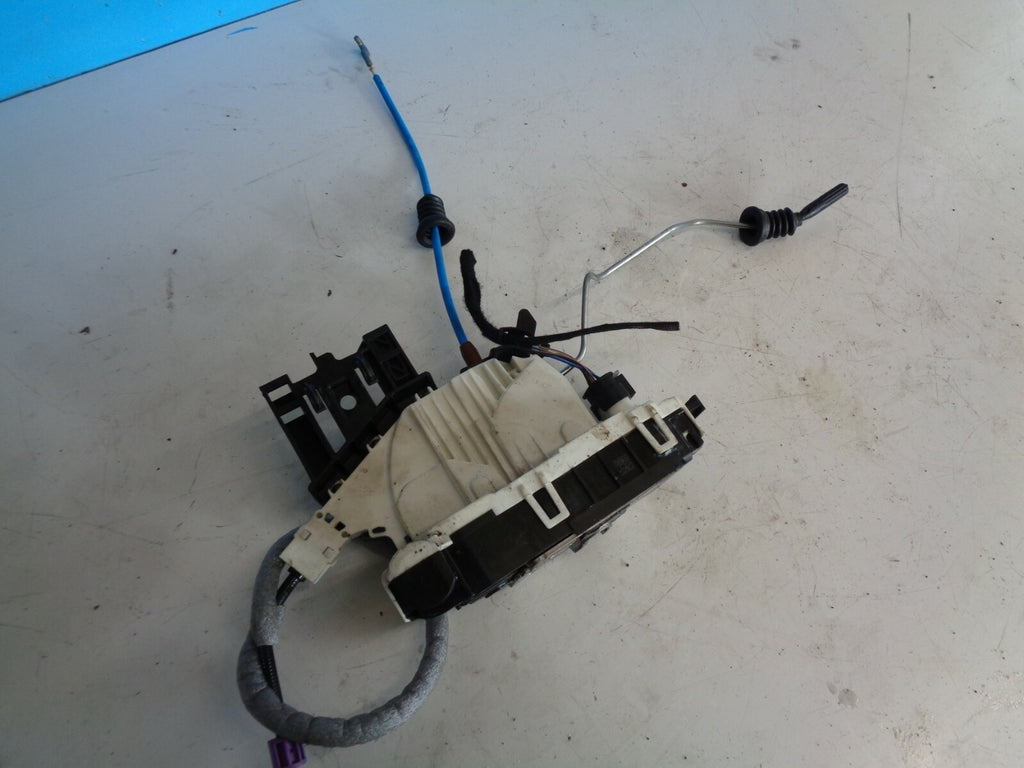 MERCEDES A CLASS A180 W176 AMG PASSENGER FRONT DOOR LOCK MECHANISM
