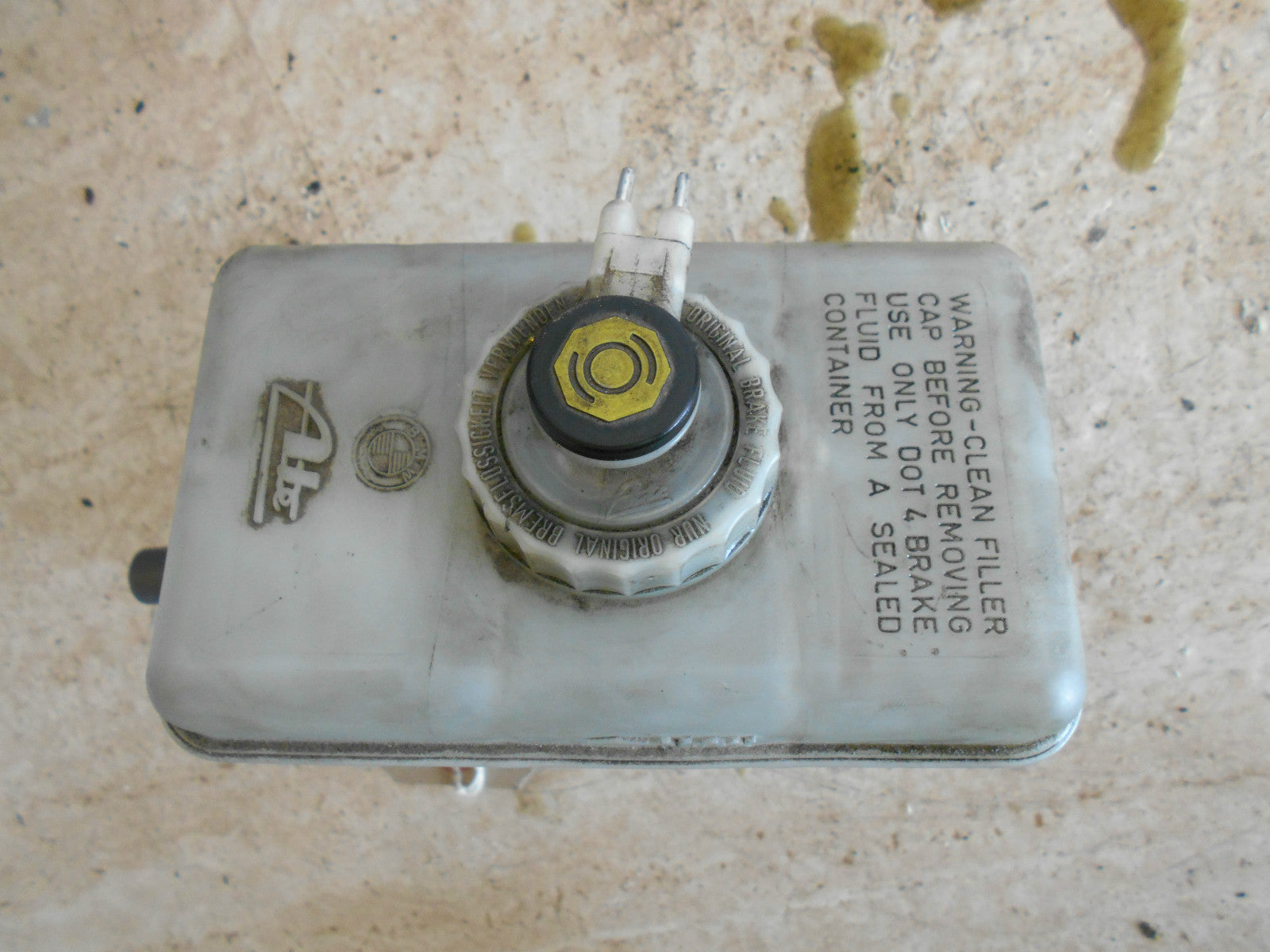 BMW Z3 E36 1998 2.8 BRAKE MASTER CYLINDER & RESERVOIR 3077G